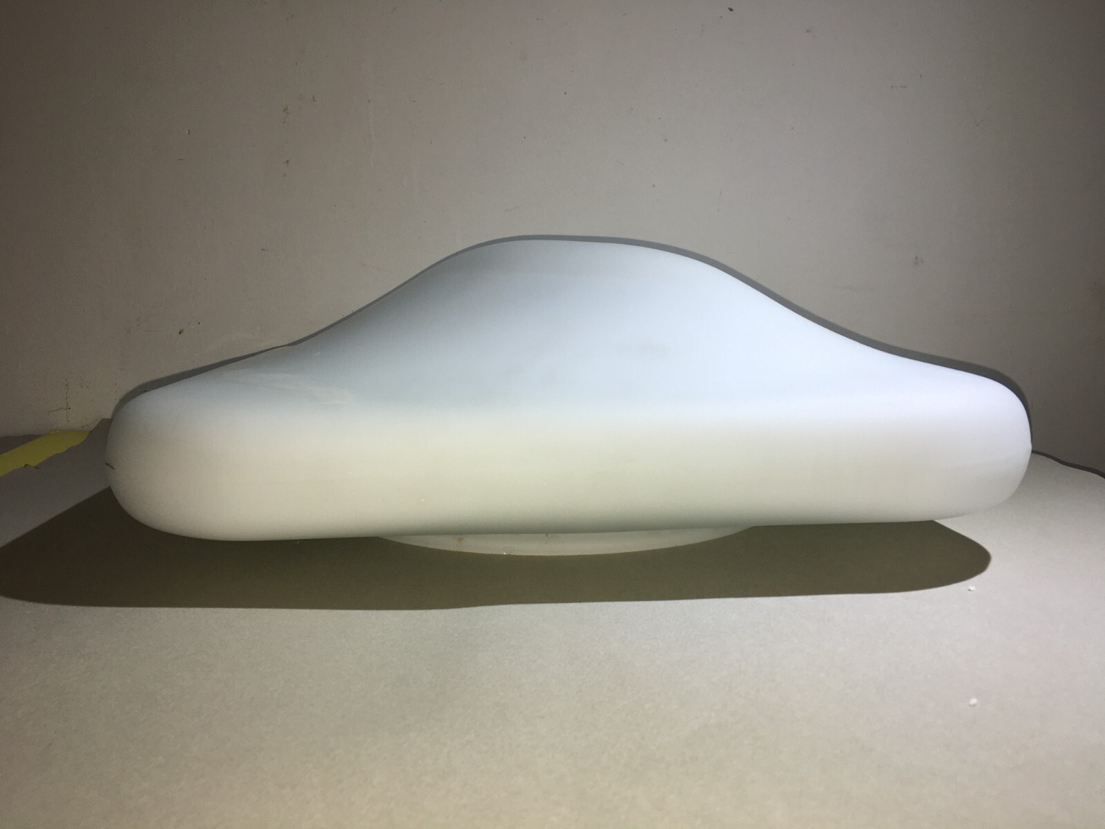 Lampada Plafoniera In Vetro Bianco Con Bolla