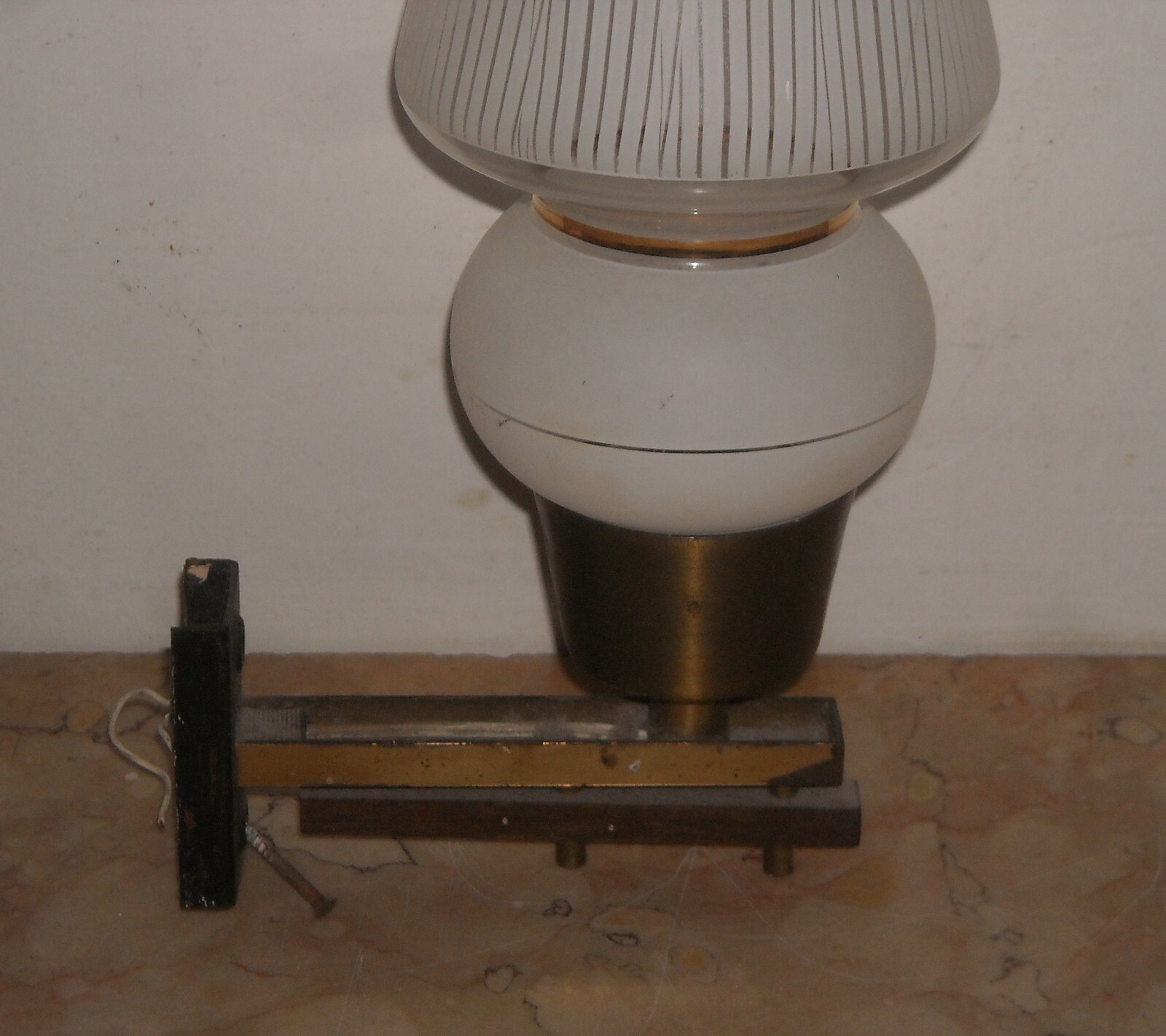 Decorativa Lampada Da Parete, Applique d'Epoca, Design, Modernariato, Coppa In Vetro