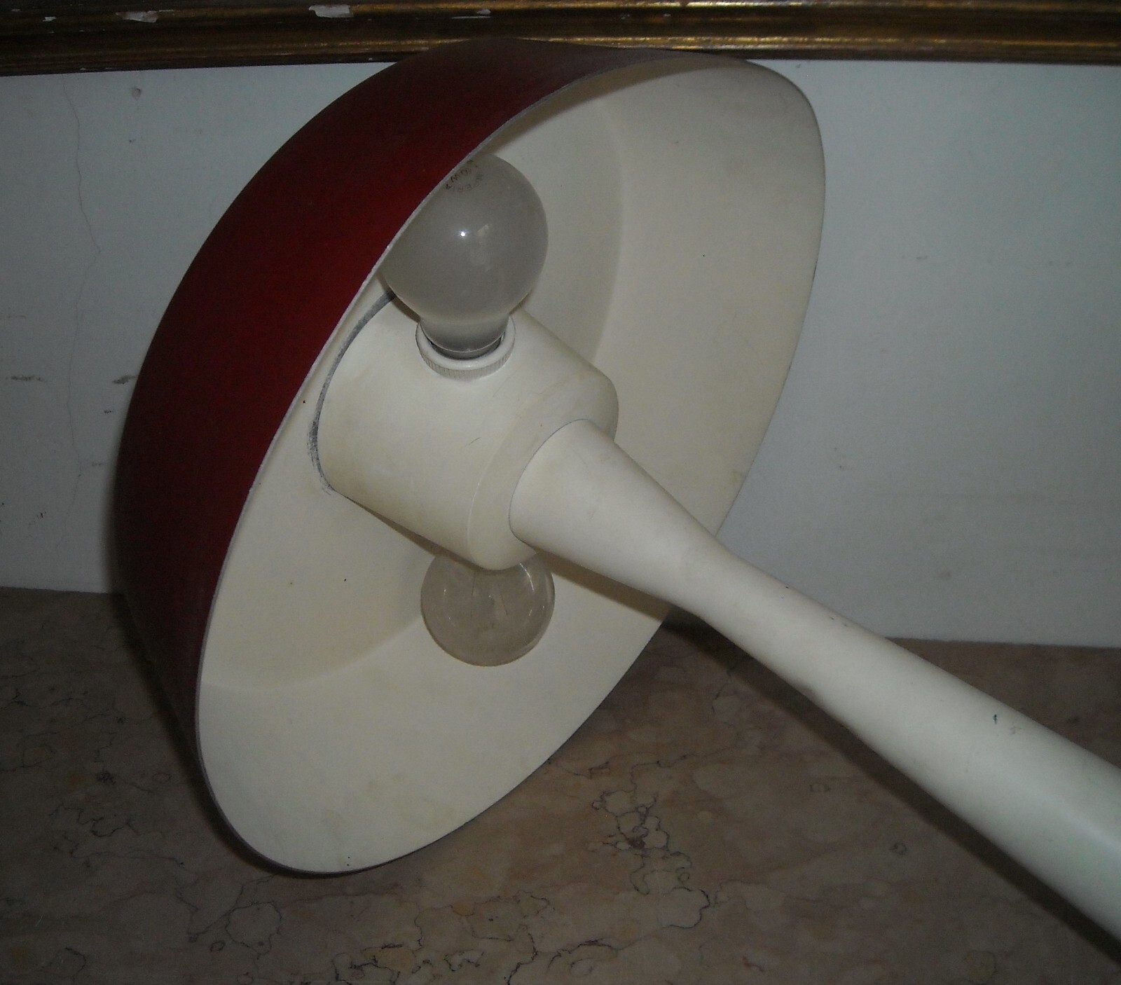 Lampada Da Tavolo In Latta, Modernariato E Design