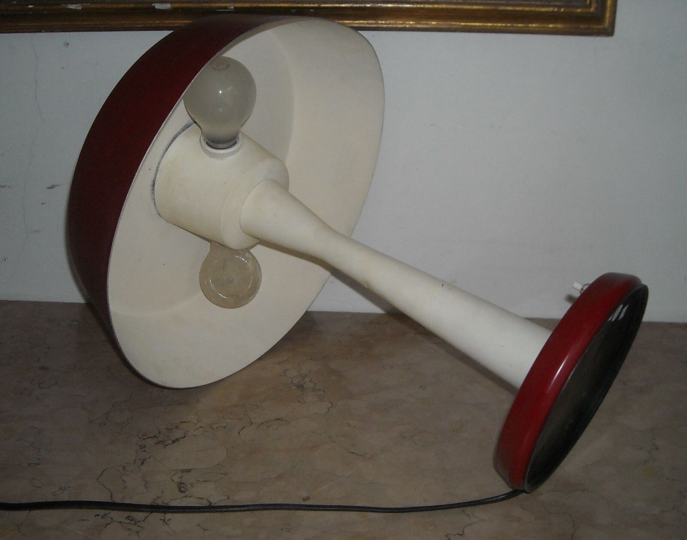 Lampada Da Tavolo In Latta, Modernariato E Design