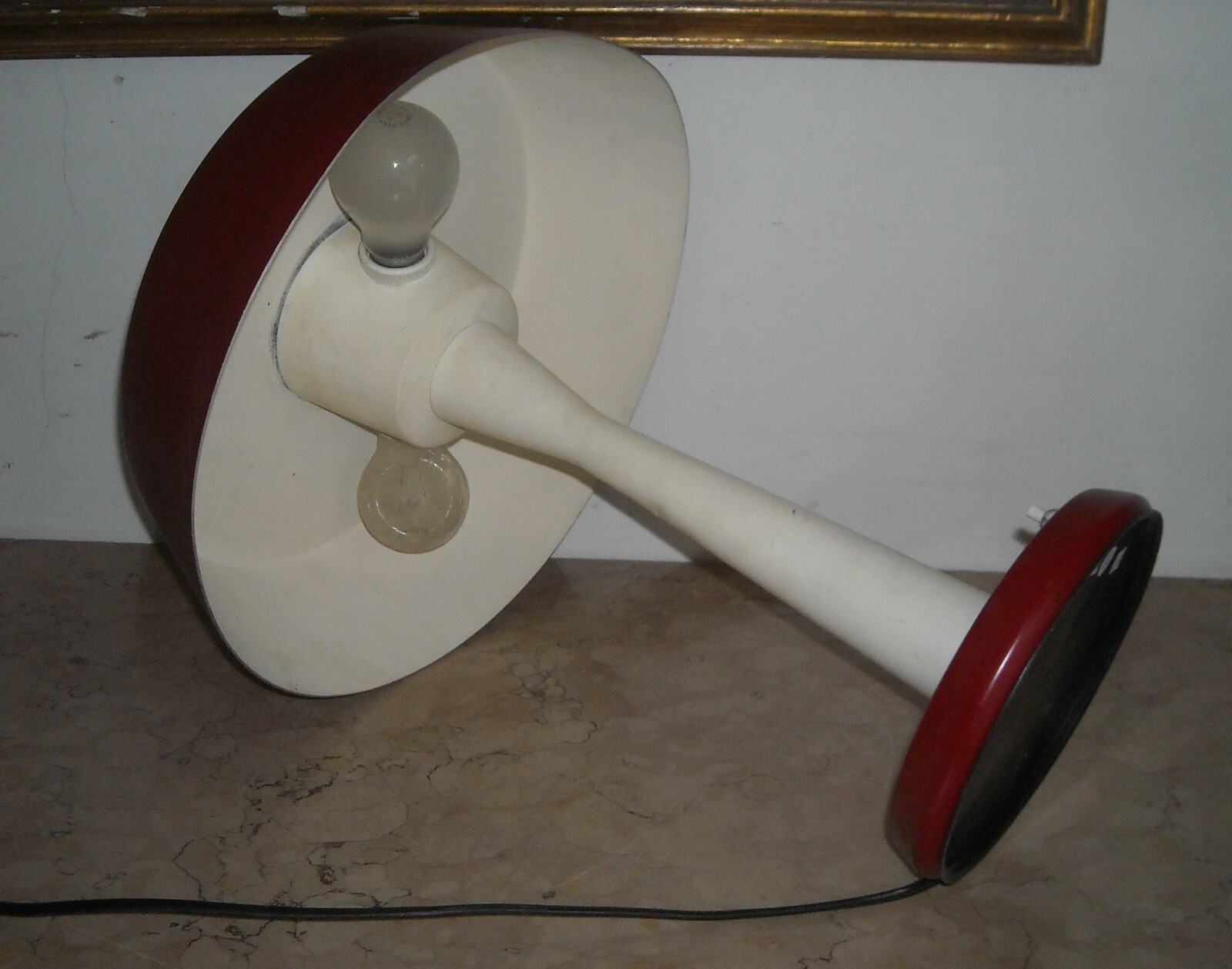 Lampada Da Tavolo In Latta, Modernariato E Design