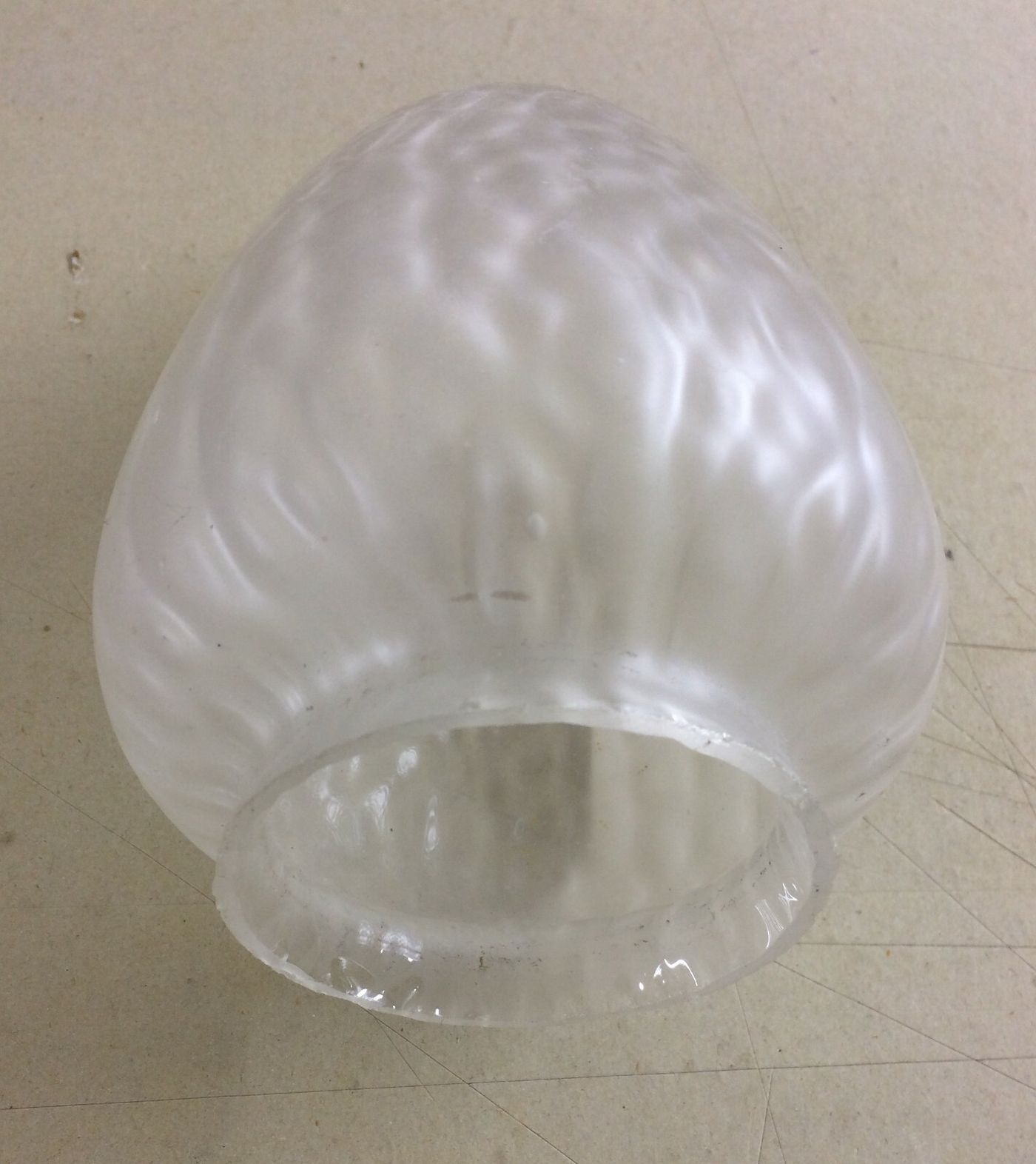 Coppa Per Lampada In Vetro Con Decoro In Rilievo