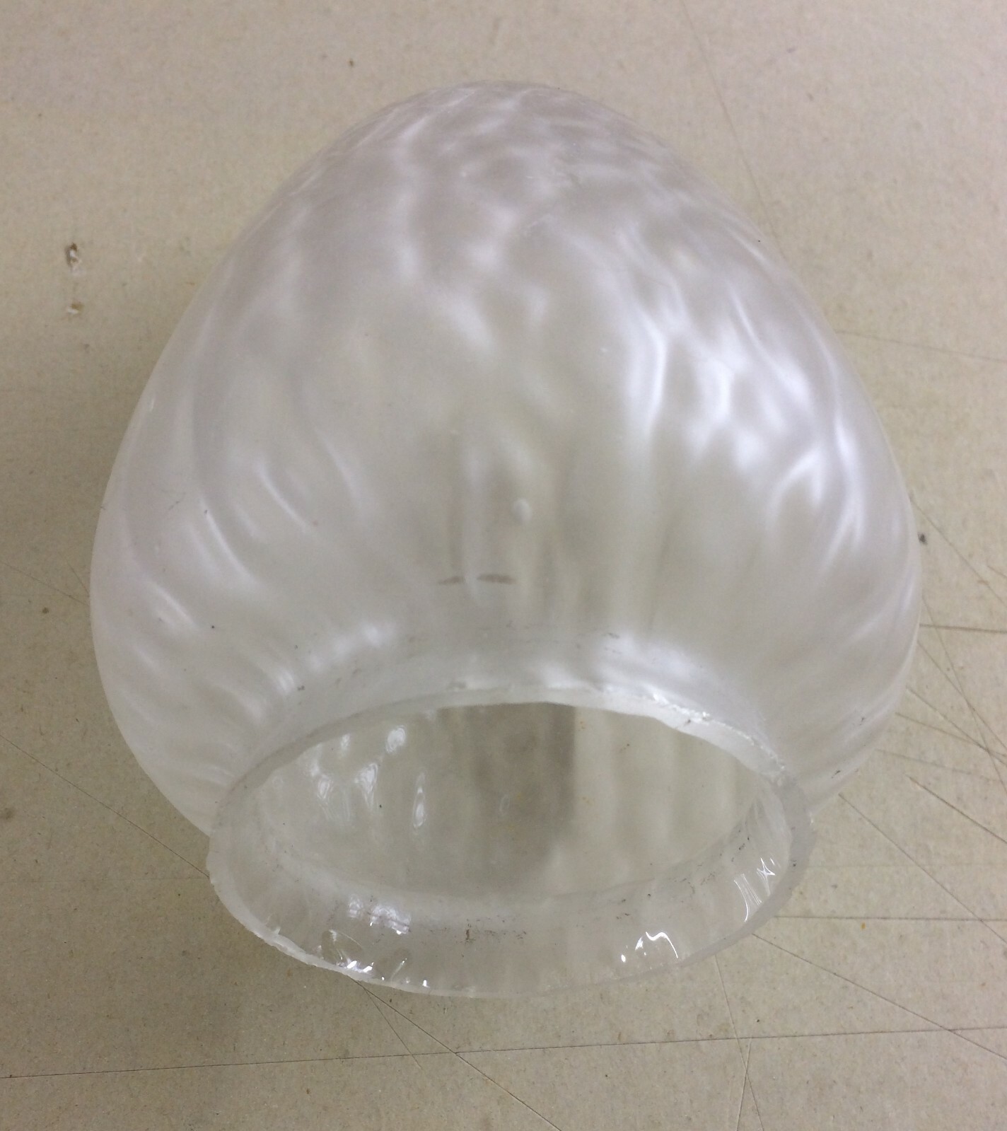 Coppa Per Lampada In Vetro Con Decoro In Rilievo