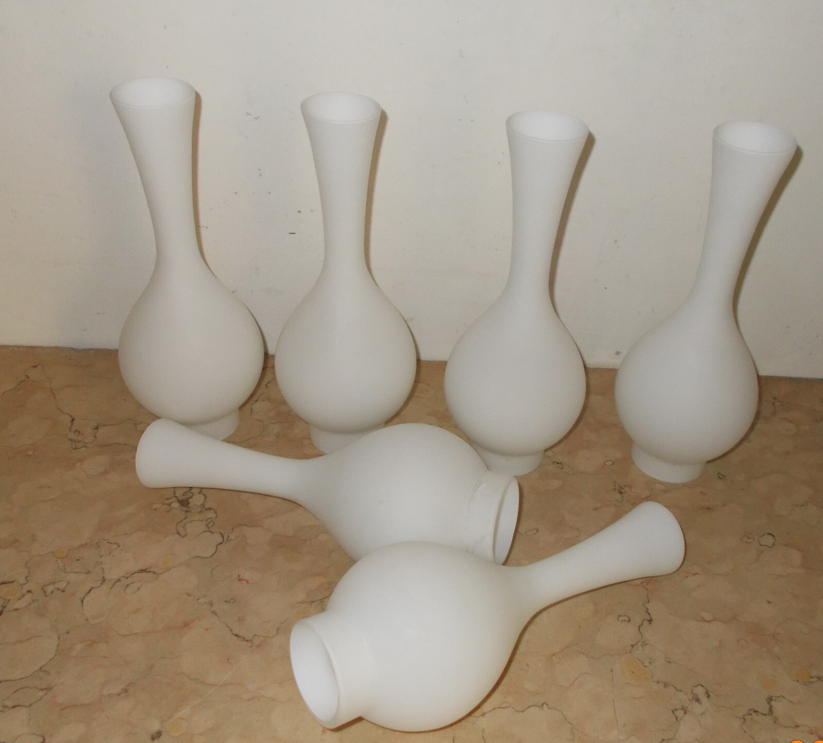 Lampadario A Sei Luci In Ottone Brunito, Legno E Vetro Opalescente