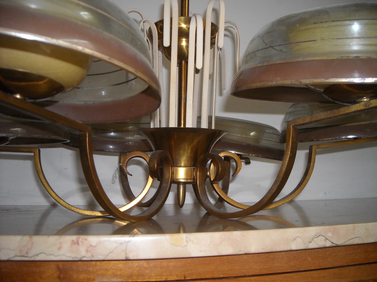 Lampadario Art Déco In Ottone Con Coppe In Vetro, Anni '30 '50