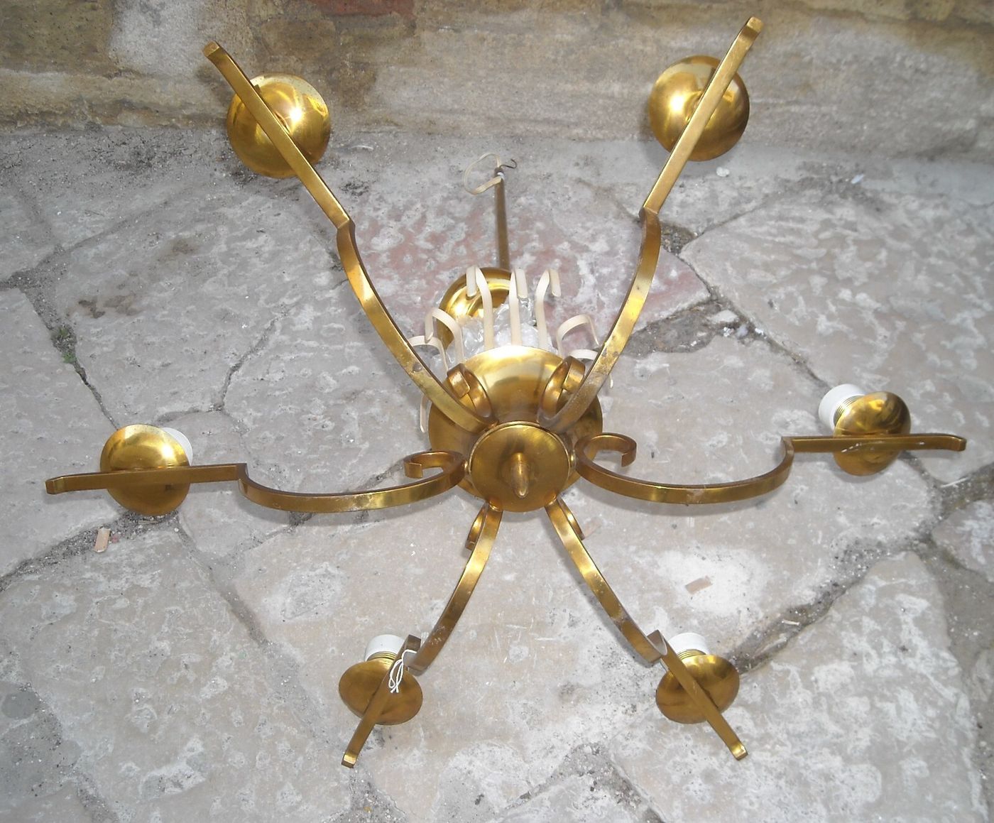 Lampadario Art Déco In Ottone Con Coppe In Vetro, Anni '30 '50