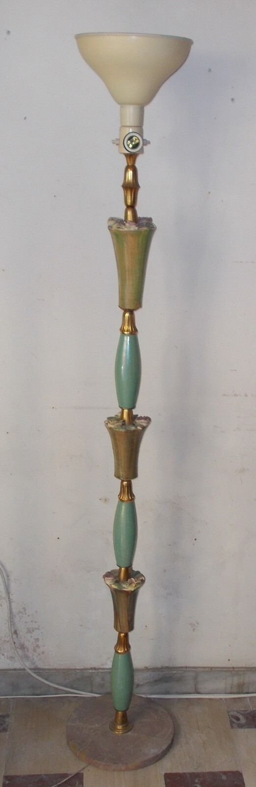 Modernariato, Design: Decorativa Lampada d'Epoca Piantana Anni '50 Con Decori Floreali