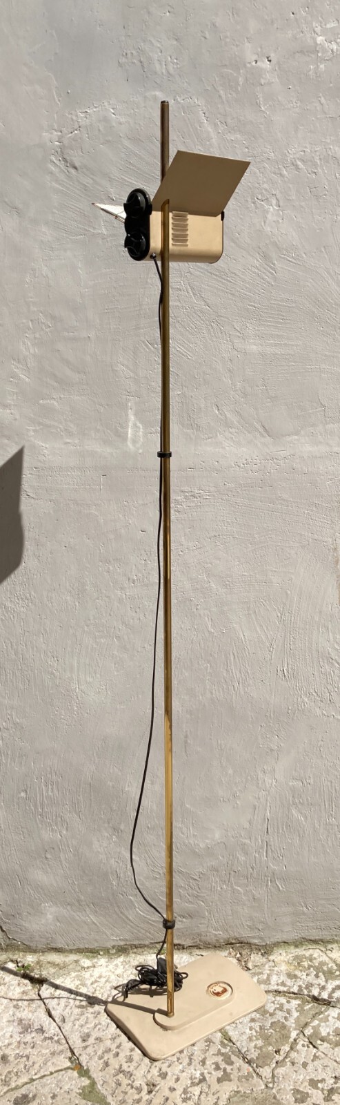 Lampada Da Terra Solaria, Studio Tecno Design Per Luci