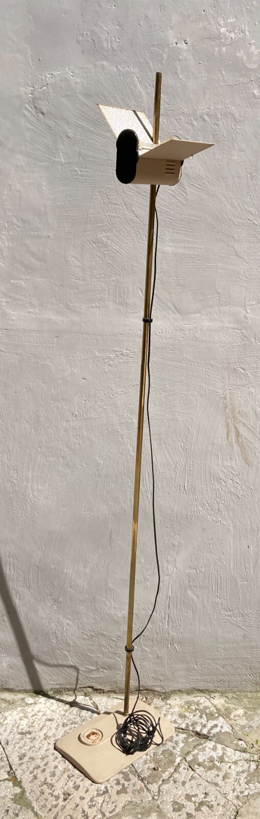 Lampada Da Terra Solaria, Studio Tecno Design Per Luci