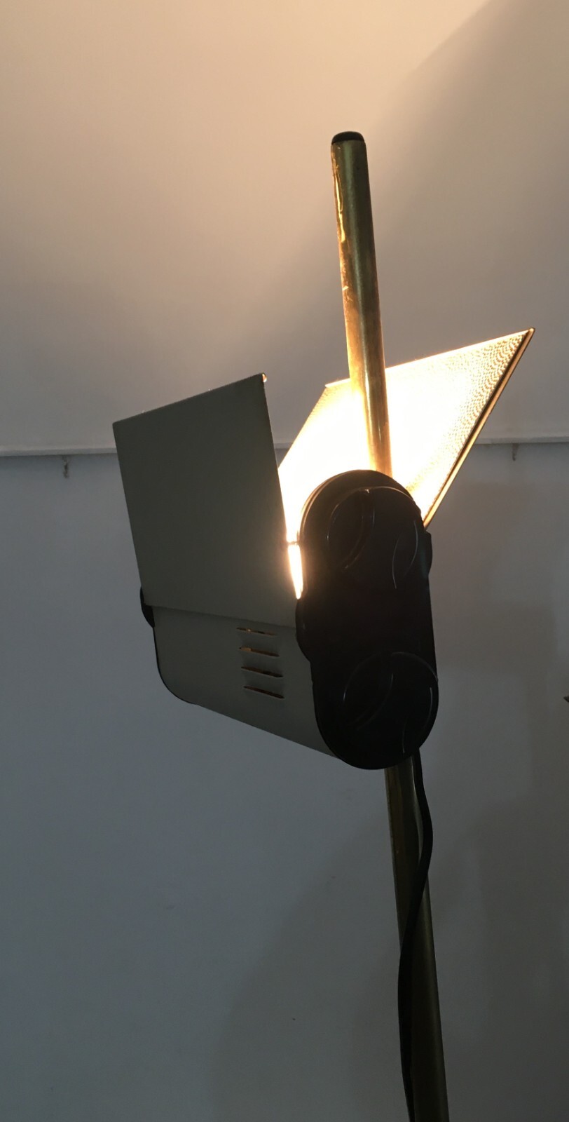 Lampada Da Terra Solaria, Studio Tecno Design Per Luci