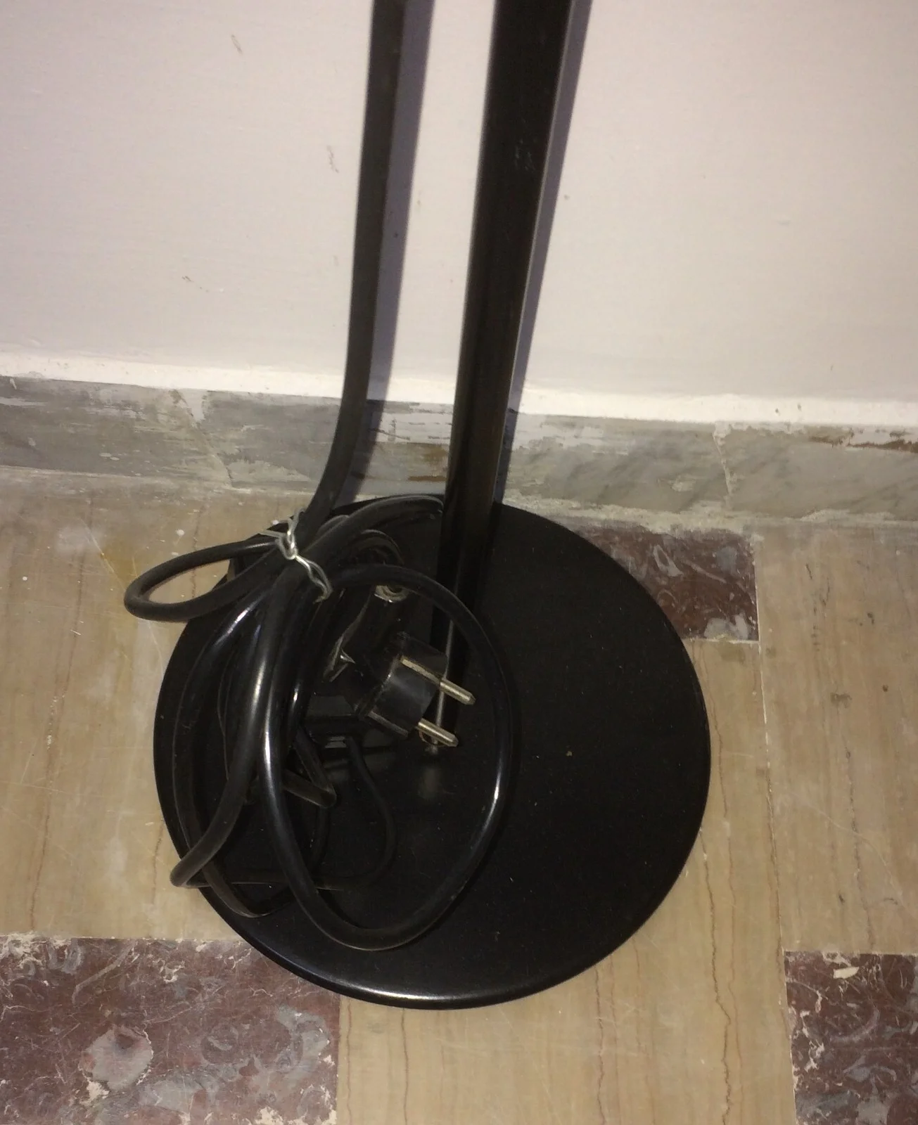 Lampada da Terra Gammalux in Metallo Laccato