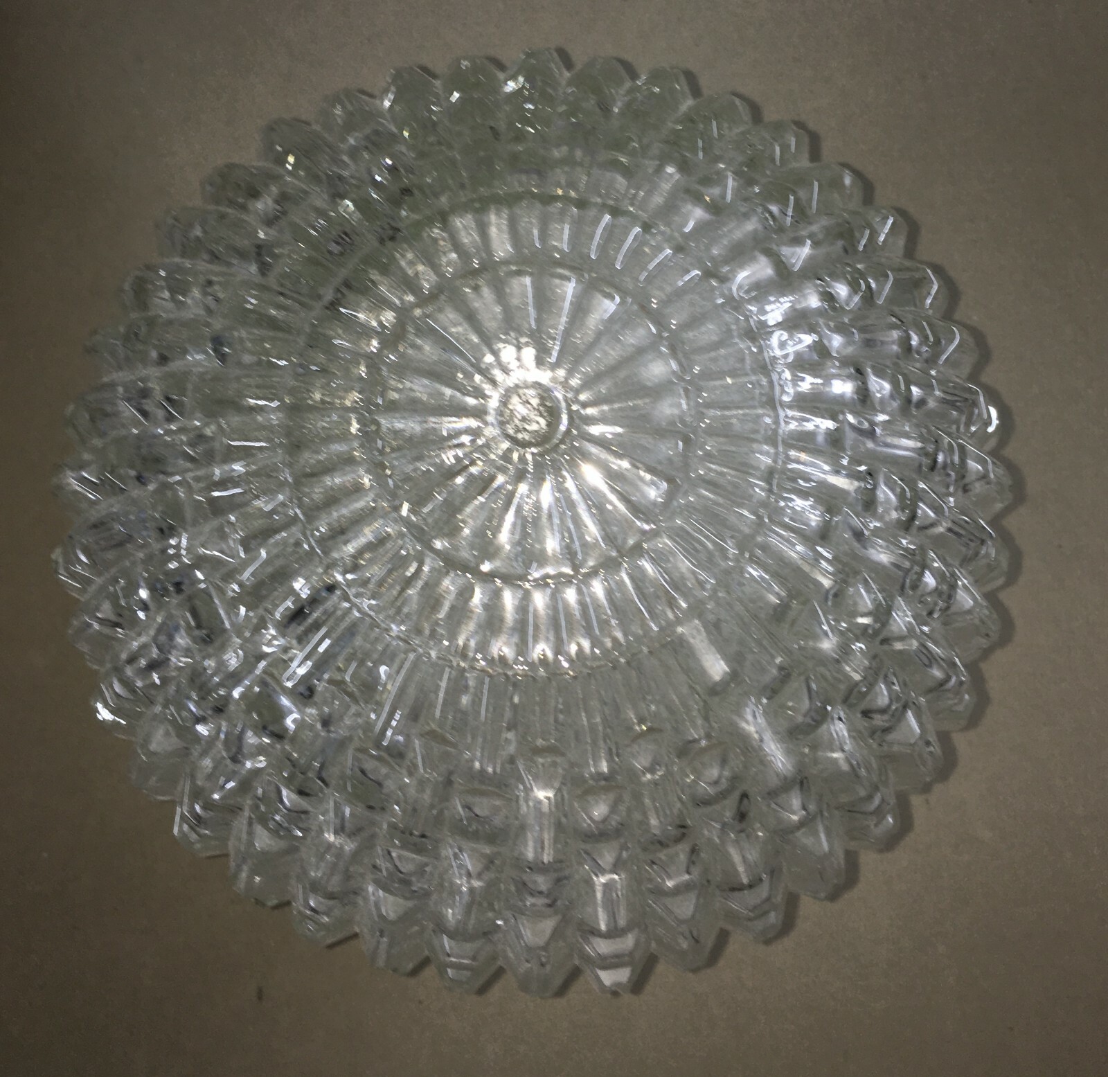 Coppa Sferica Per Lampada In Vetro Con Decoro In Rilievo
