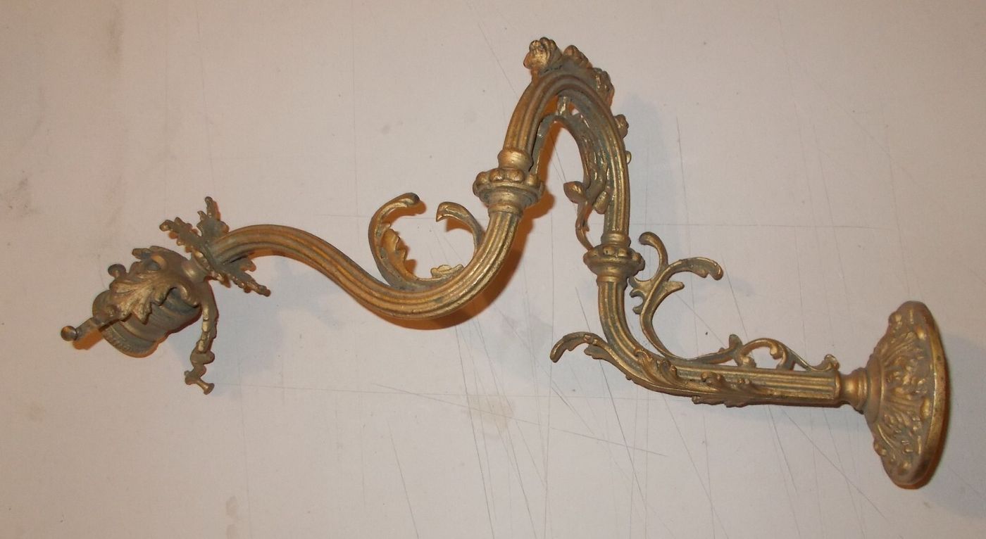 Arti Decorative: Antica Lampada Applique In Ottone Snodabile