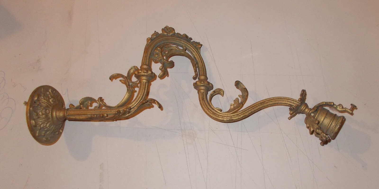 Arti Decorative: Antica Lampada Applique In Ottone Snodabile