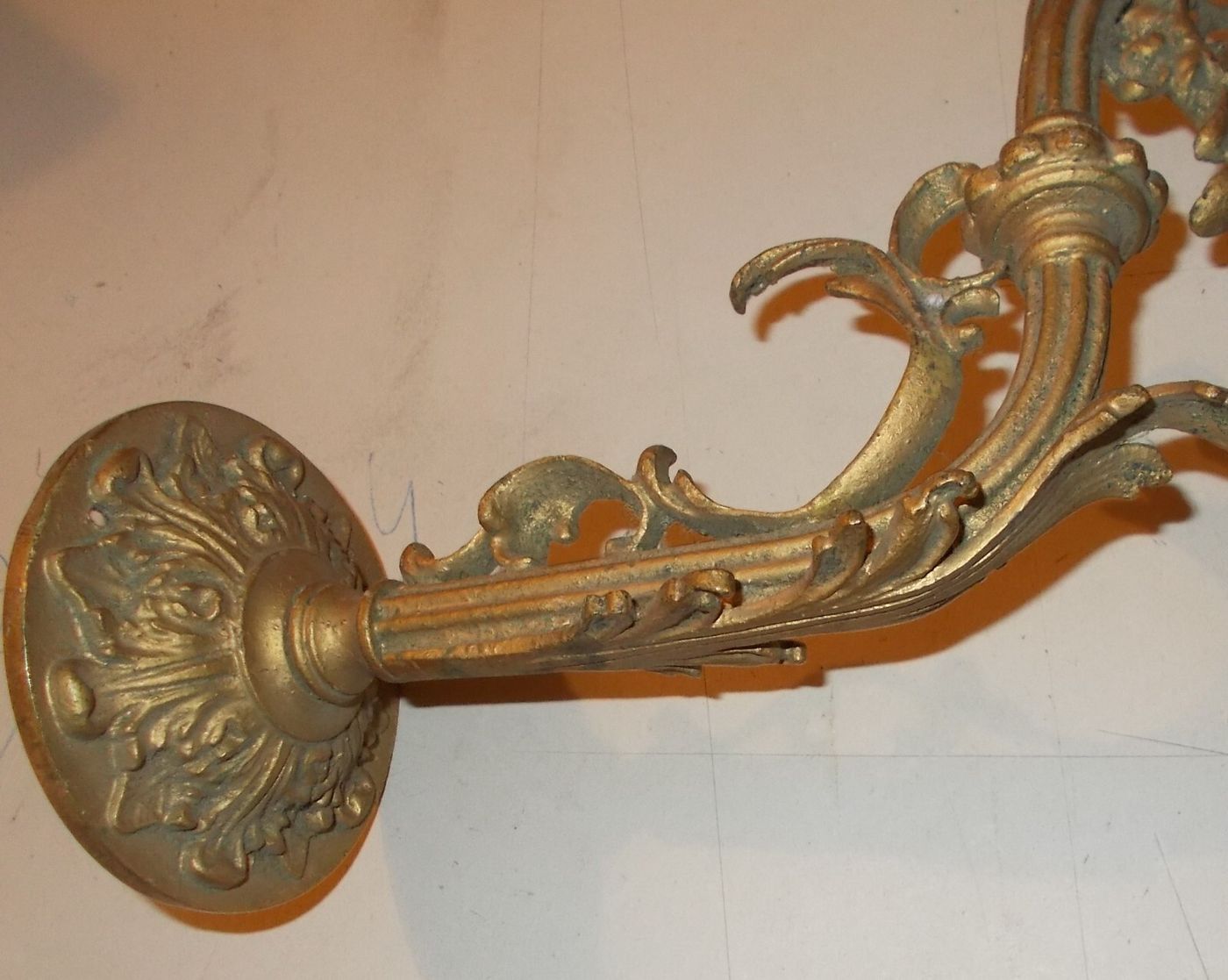 Arti Decorative: Antica Lampada Applique In Ottone Snodabile
