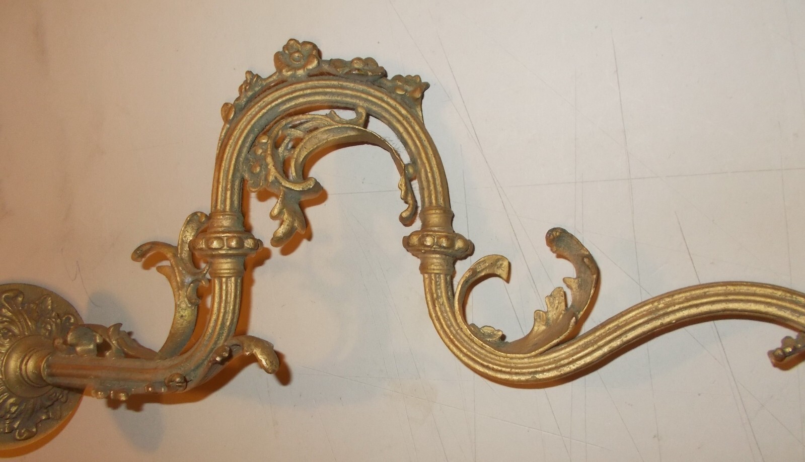Arti Decorative: Antica Lampada Applique In Ottone Snodabile