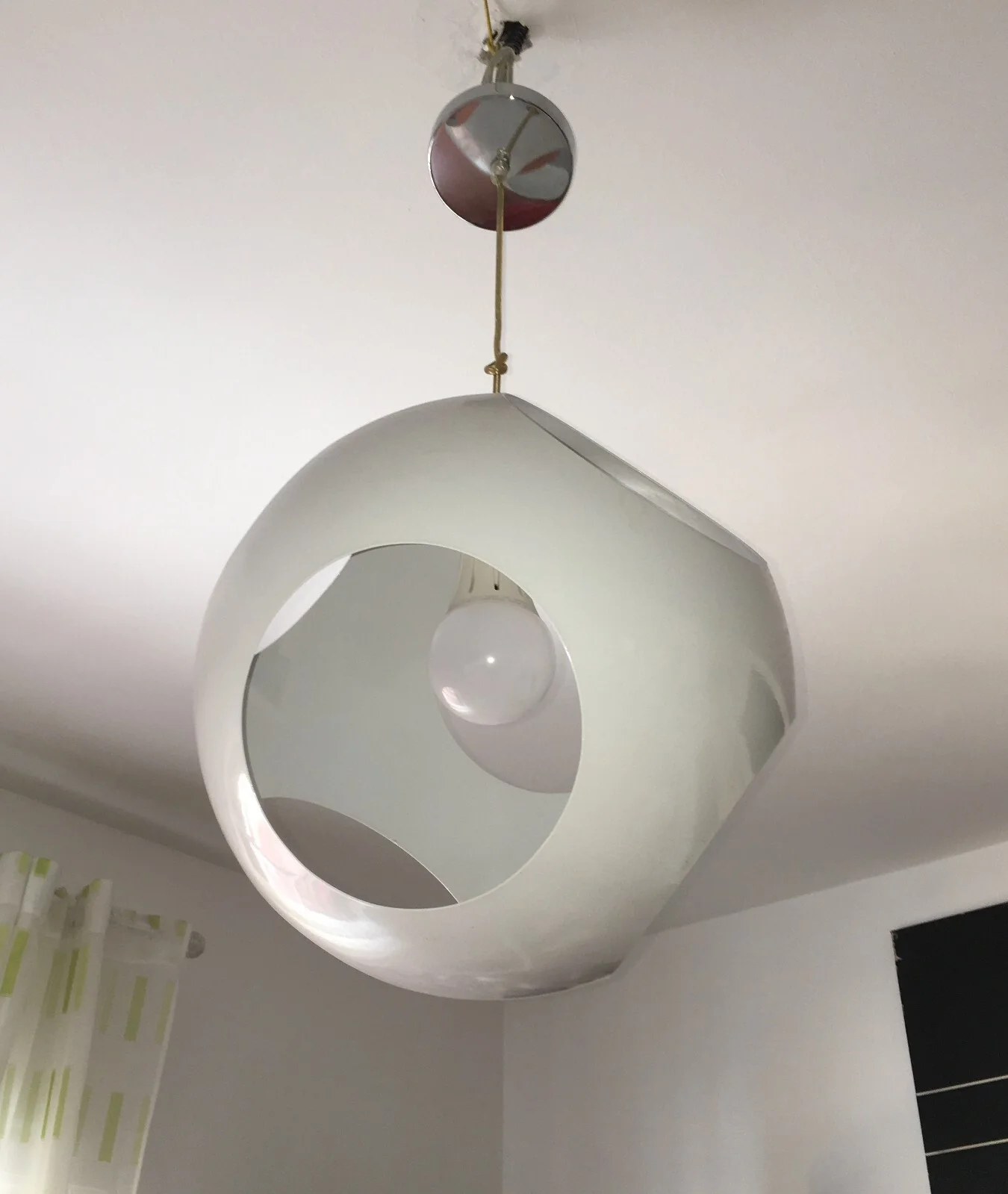Spherical Space Age Pendant Lamp in Lacquered Metal