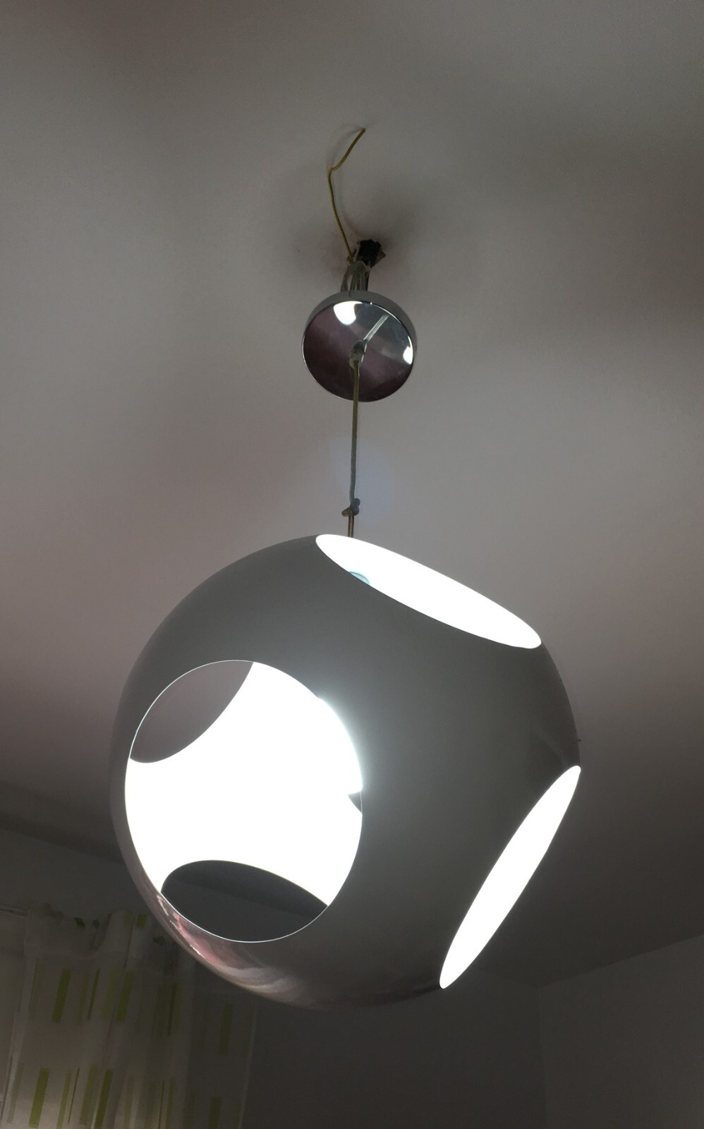 Lampada A Sospensione Sferica Space Age In Metallo Laccato