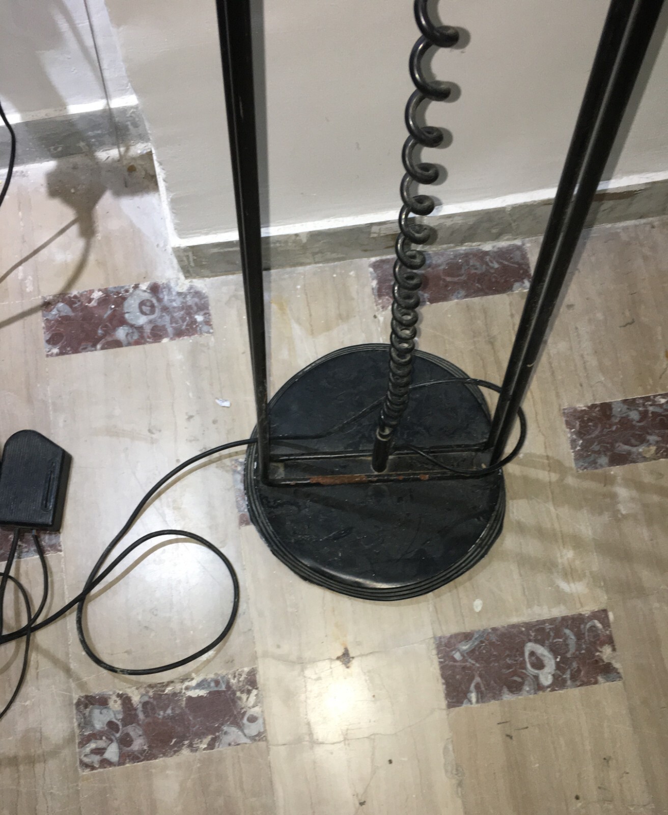 Lampada Da Terra Stilizzata   Piantana Decorativa Alogena