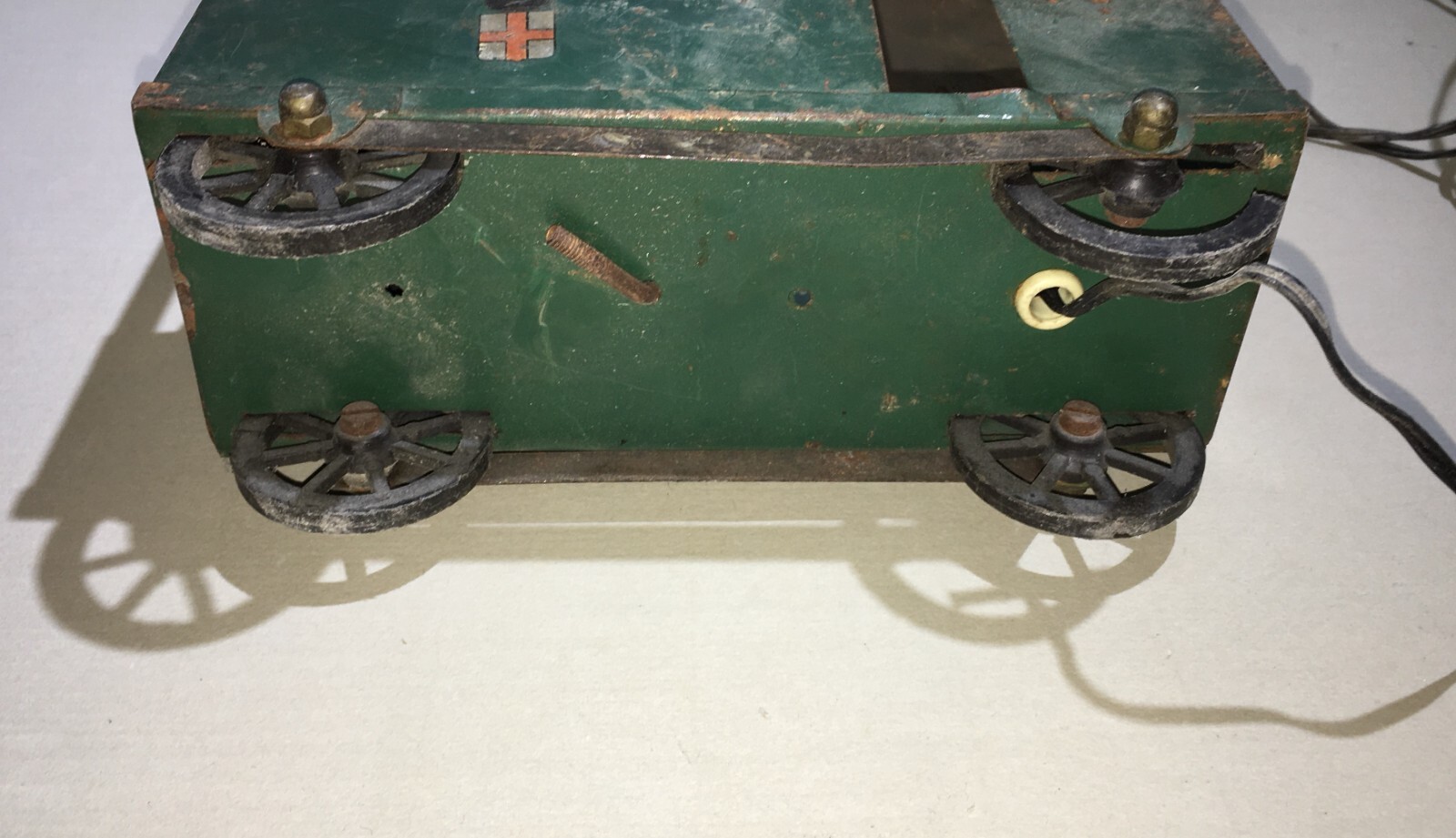 Lampada Da Tavolo A Forma Di Locomotiva A Vapore Con Stemma Sabaudo