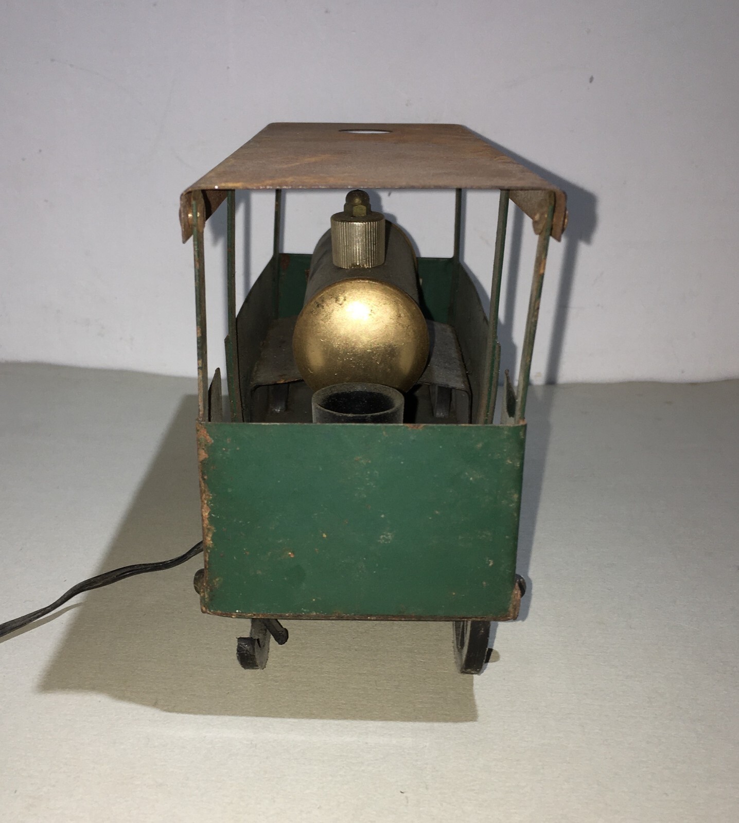 Lampada Da Tavolo A Forma Di Locomotiva A Vapore Con Stemma Sabaudo
