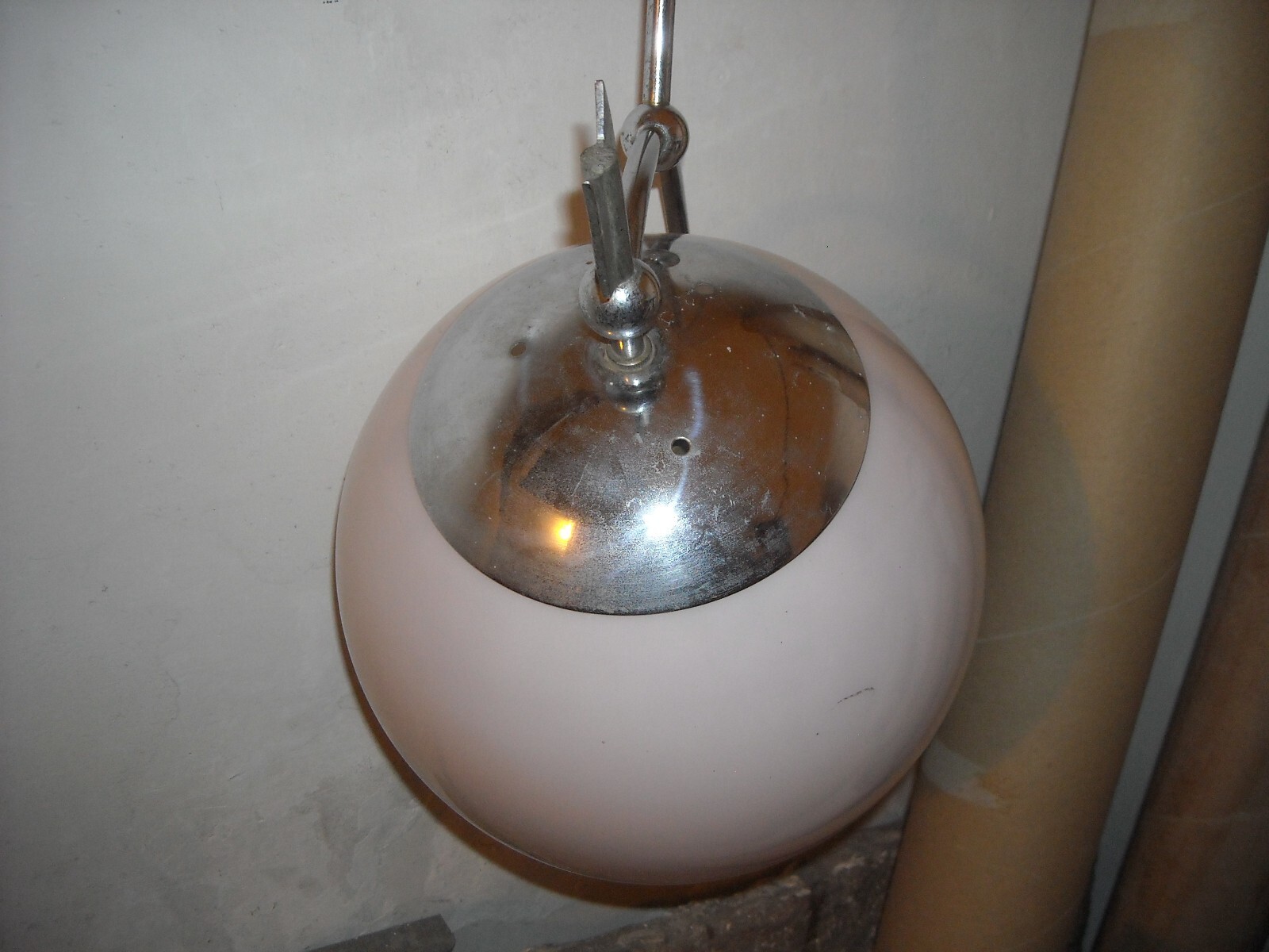 Lampadario d'Epoca A Sfera Con Freccia In Stile Futurista