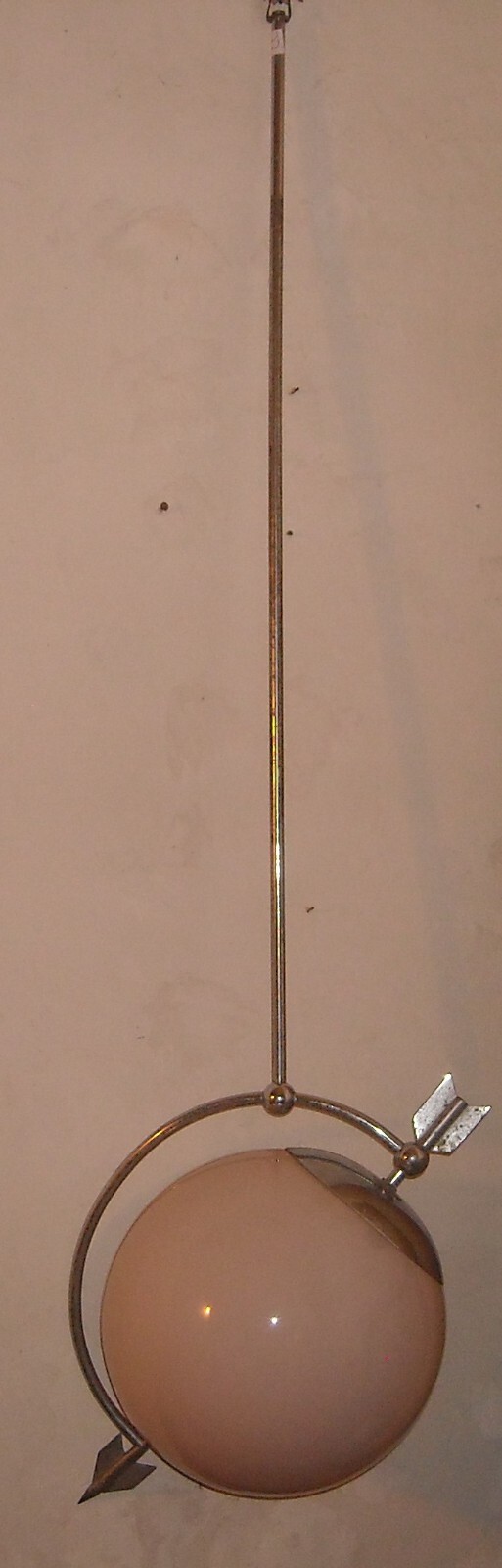 Lampadario d'Epoca A Sfera Con Freccia In Stile Futurista