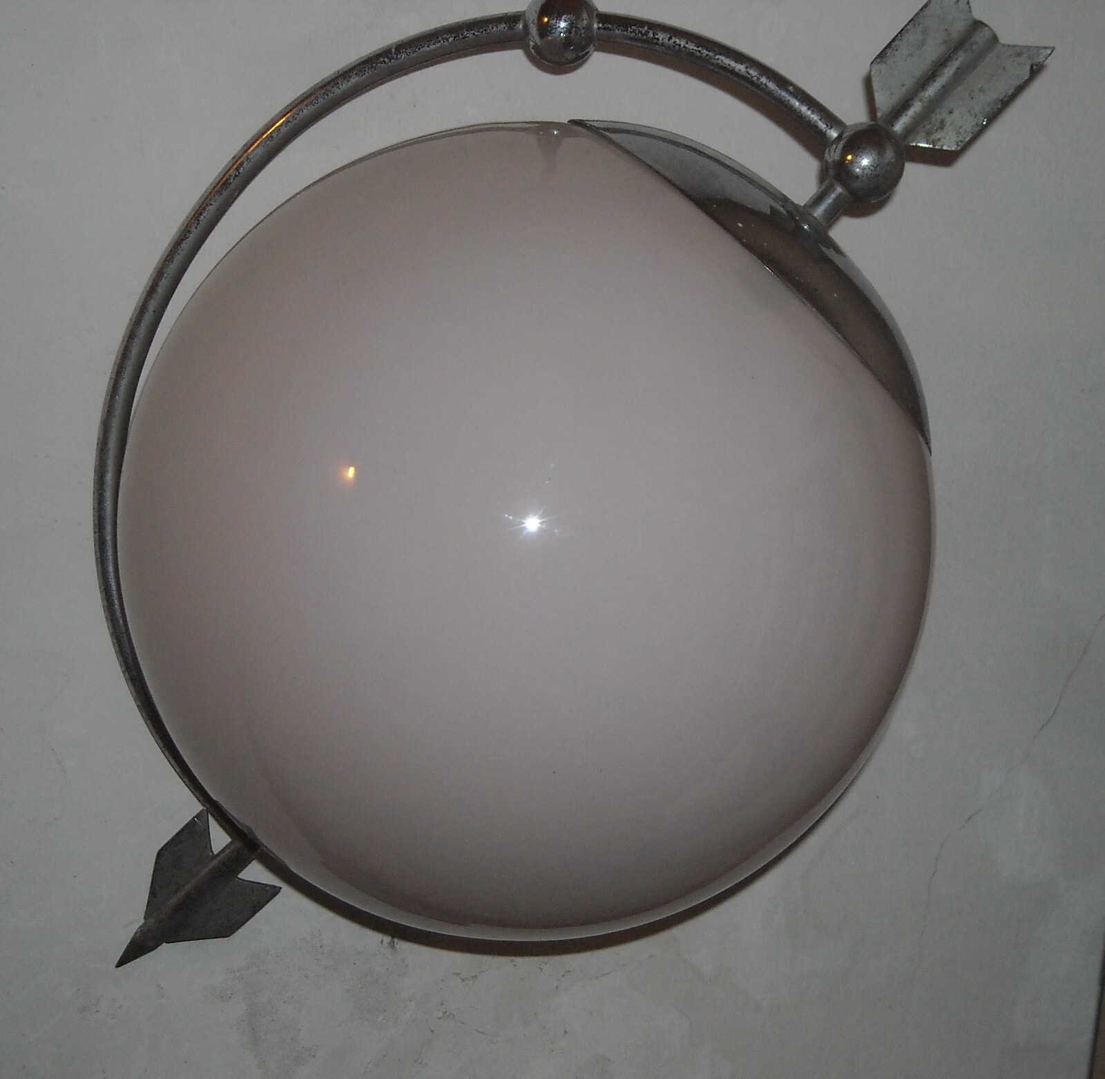 Lampadario d'Epoca A Sfera Con Freccia In Stile Futurista
