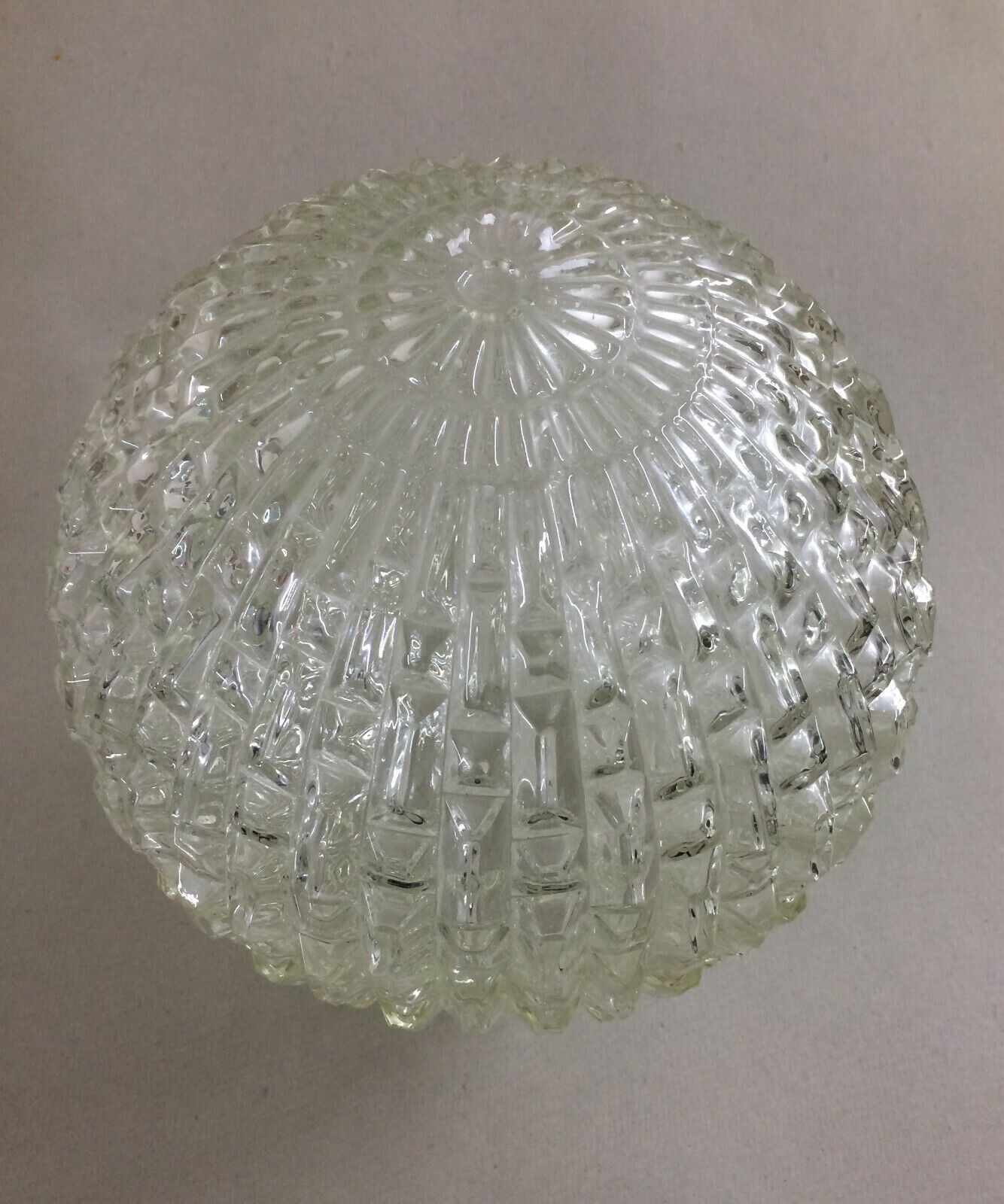 Modernariato E Design: Coppa Decorativa In Vetro Con Decori In Rilievo