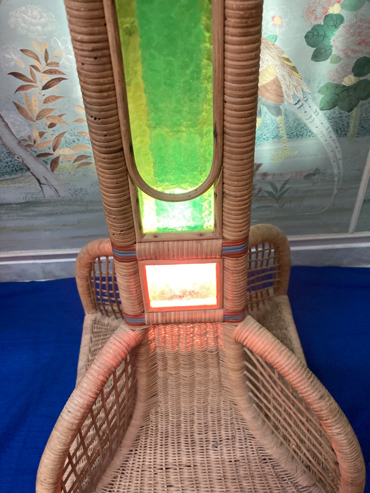 Modernariato, Design, Decorativa Lampada Piantana Con Vetri Colorati In Rattan E Vimini