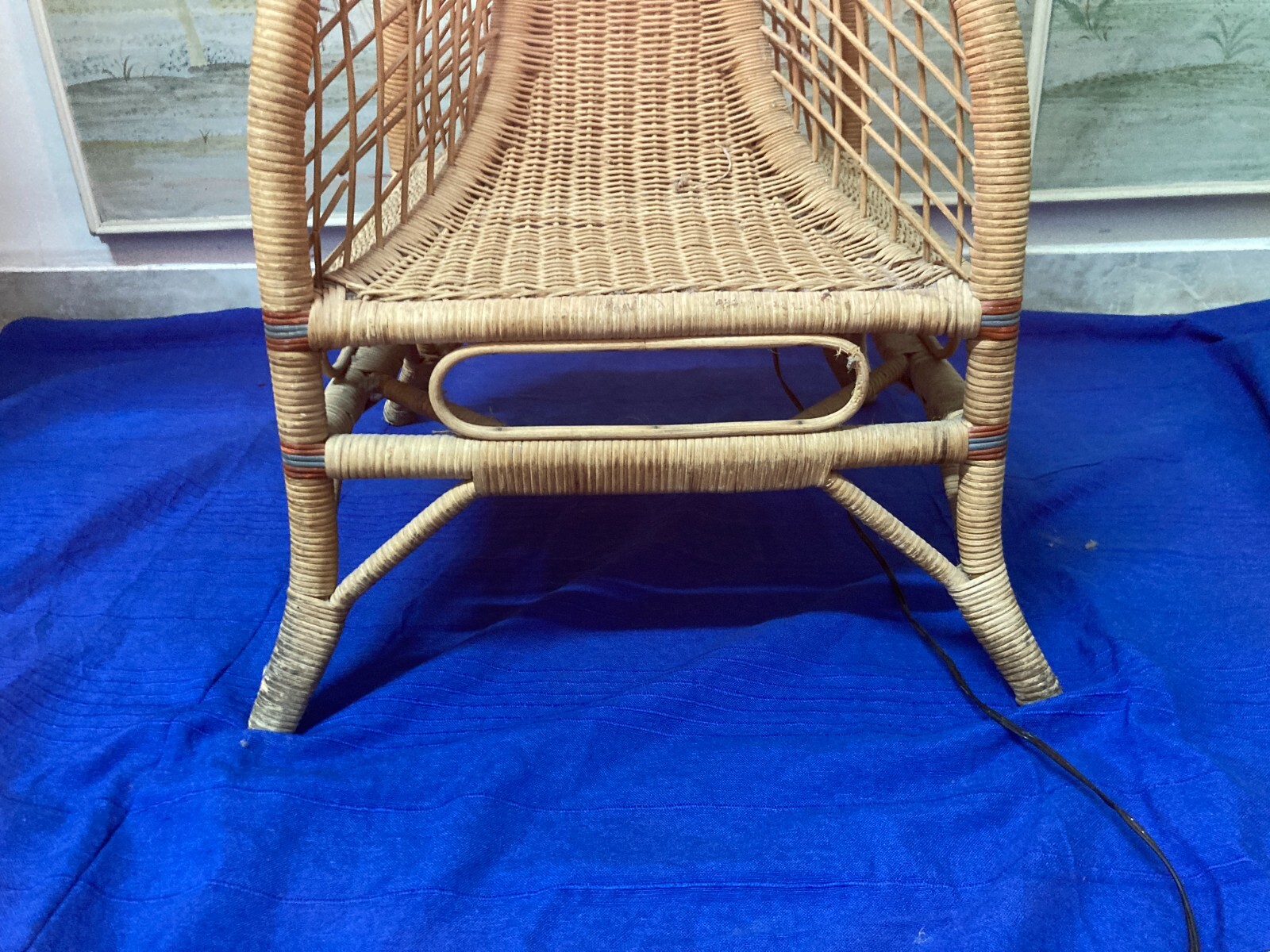 Modernariato, Design, Decorativa Lampada Piantana Con Vetri Colorati In Rattan E Vimini