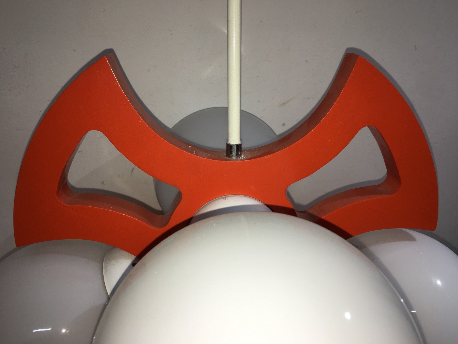 Lampadario Anni '70 In Legno Laccato Aragosta E Vetro