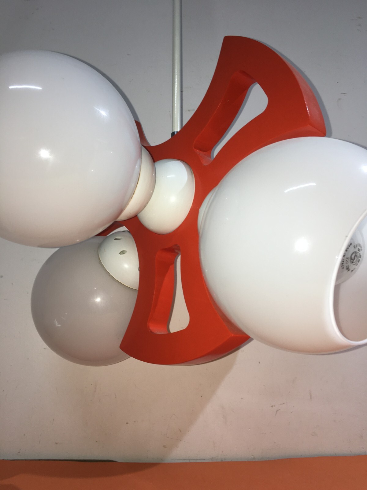 Lampadario Anni '70 In Legno Laccato Aragosta E Vetro