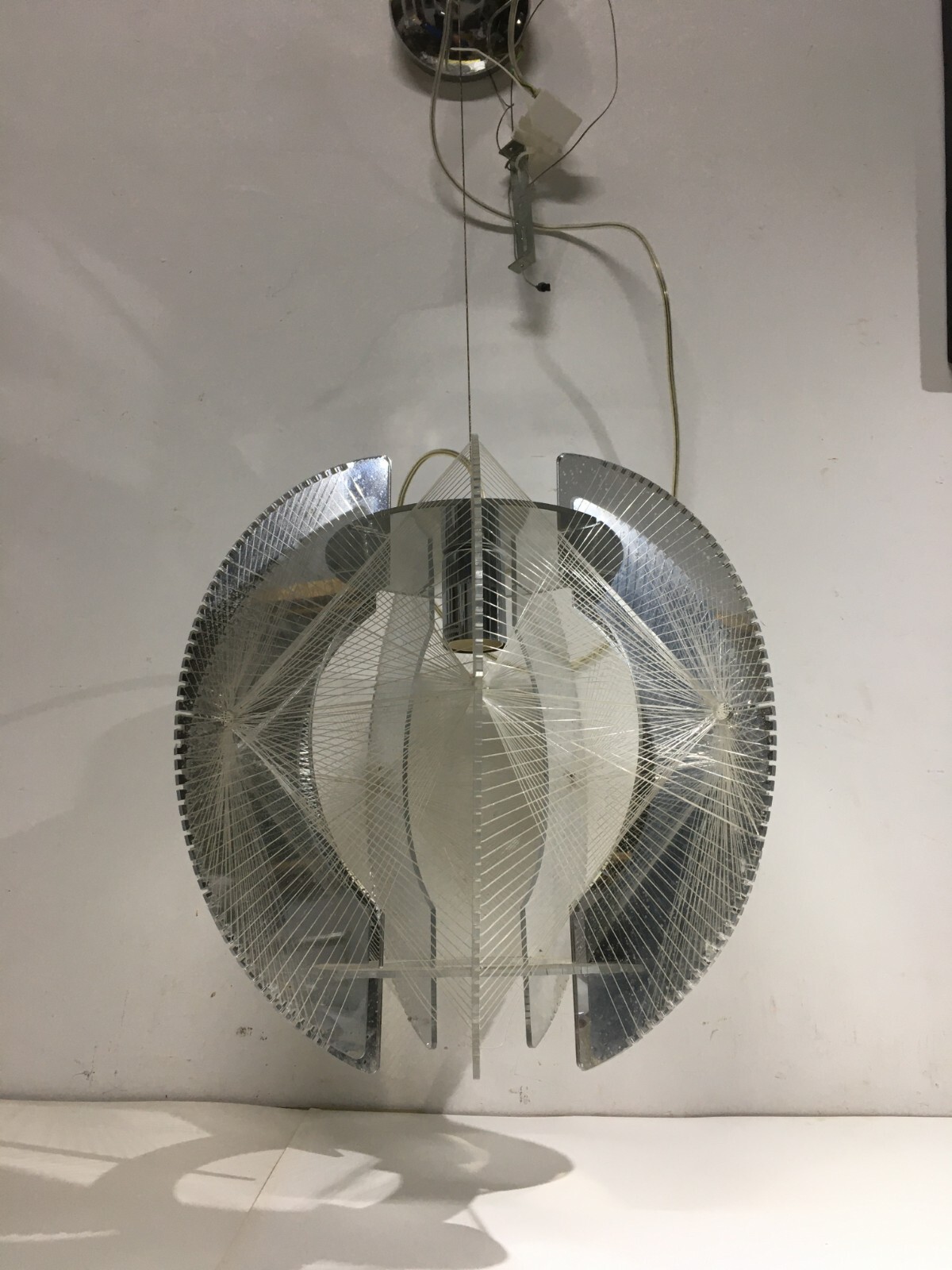 Illuminazione, Modernariato E Design: Suggestivo Lampadario Decorativo