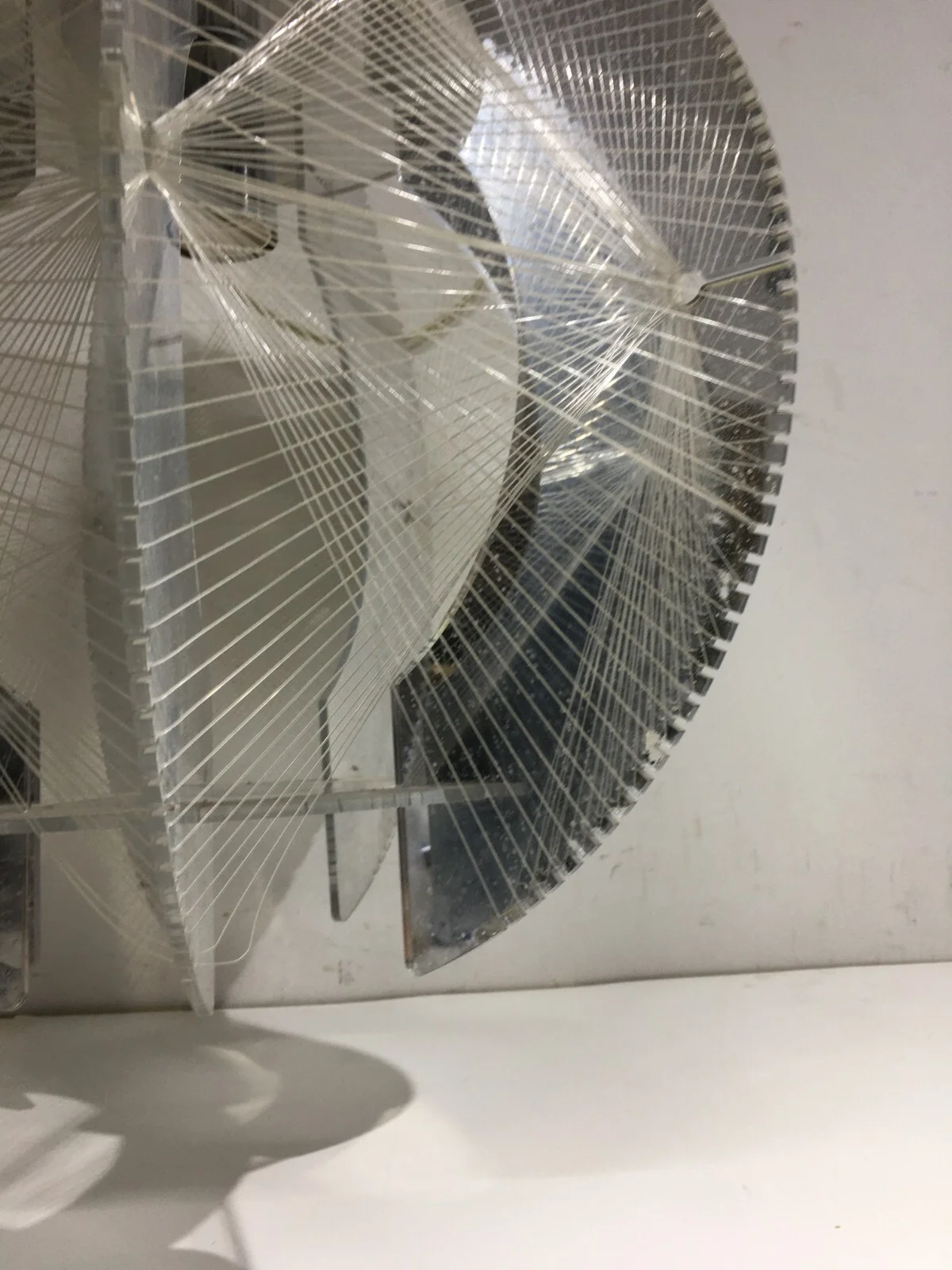 Illuminazione, Modernariato e Design: Suggestivo Lampadario Decorativo