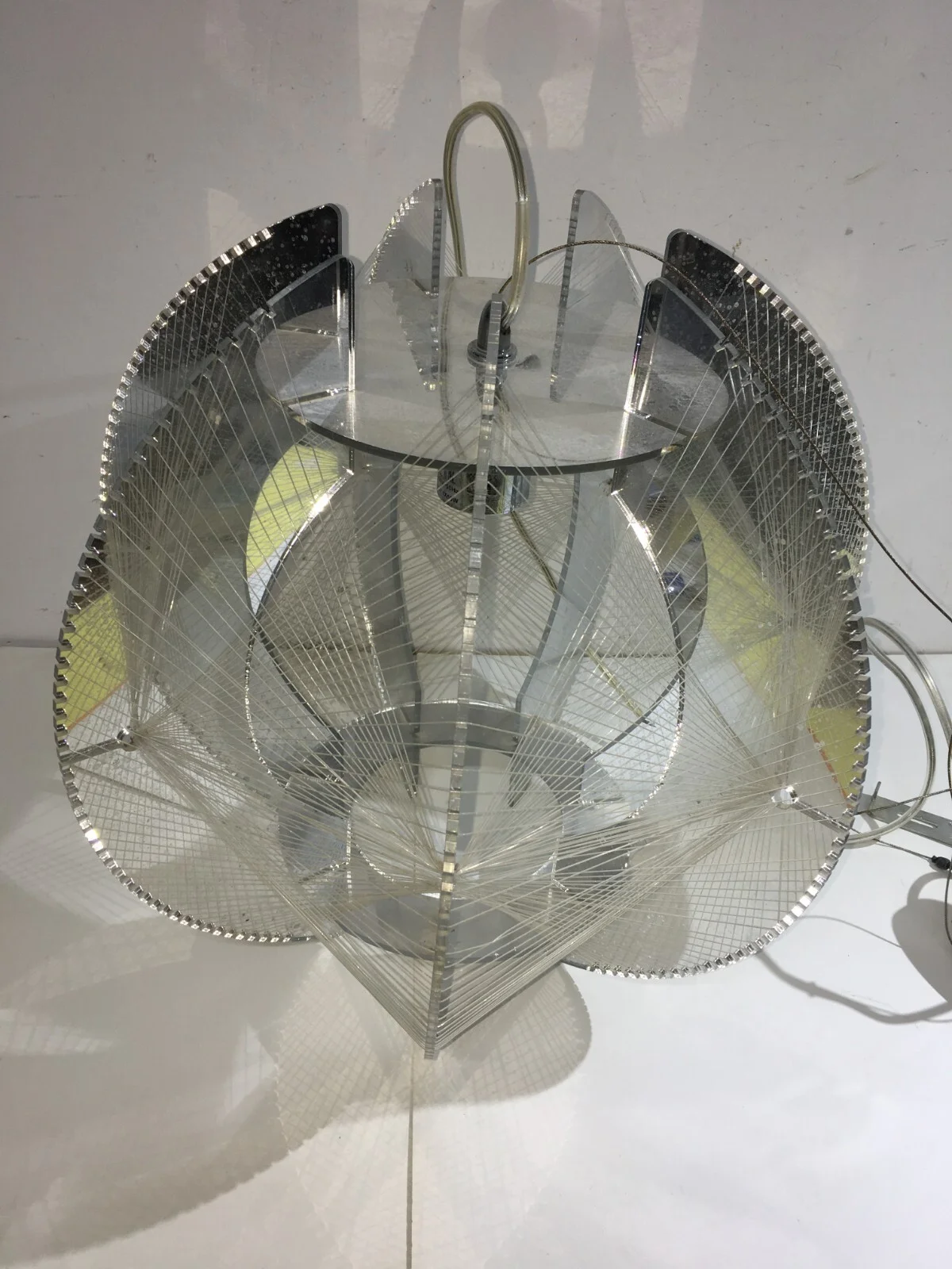 Illuminazione, Modernariato e Design: Suggestivo Lampadario Decorativo