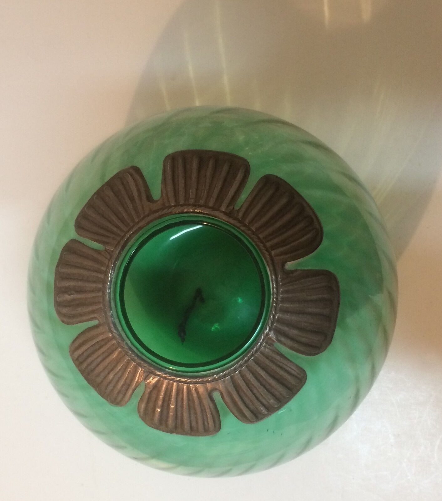 Boccia Decorativa In Vetro Verde Con Applicazioni In Metallo Argentato