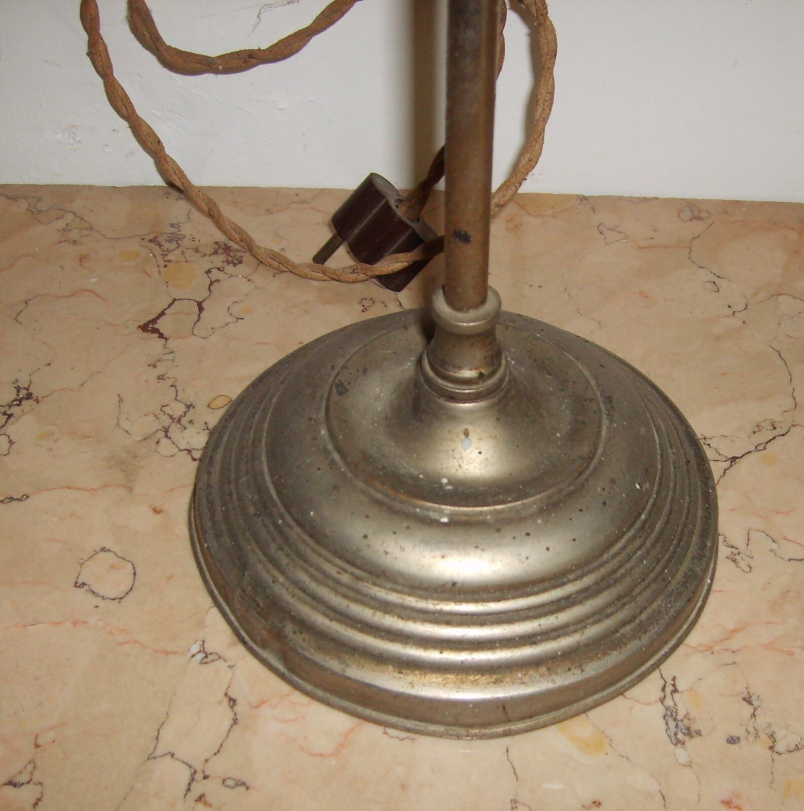 Antica Lampada Da Tavolo Liberty In Ottone Nichelato