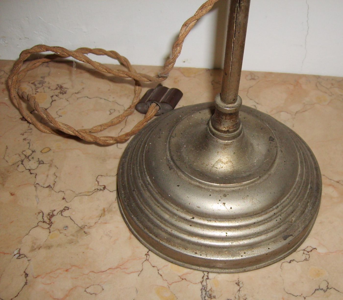 Antica Lampada Da Tavolo Liberty In Ottone Nichelato