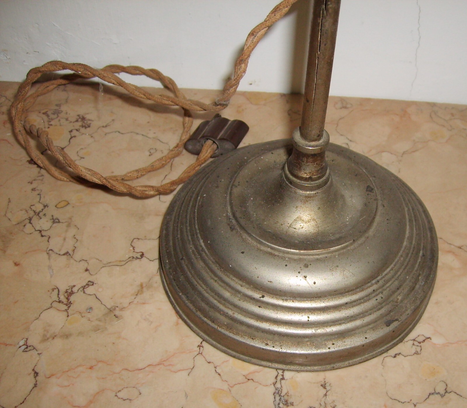 Antica Lampada Da Tavolo Liberty In Ottone Nichelato
