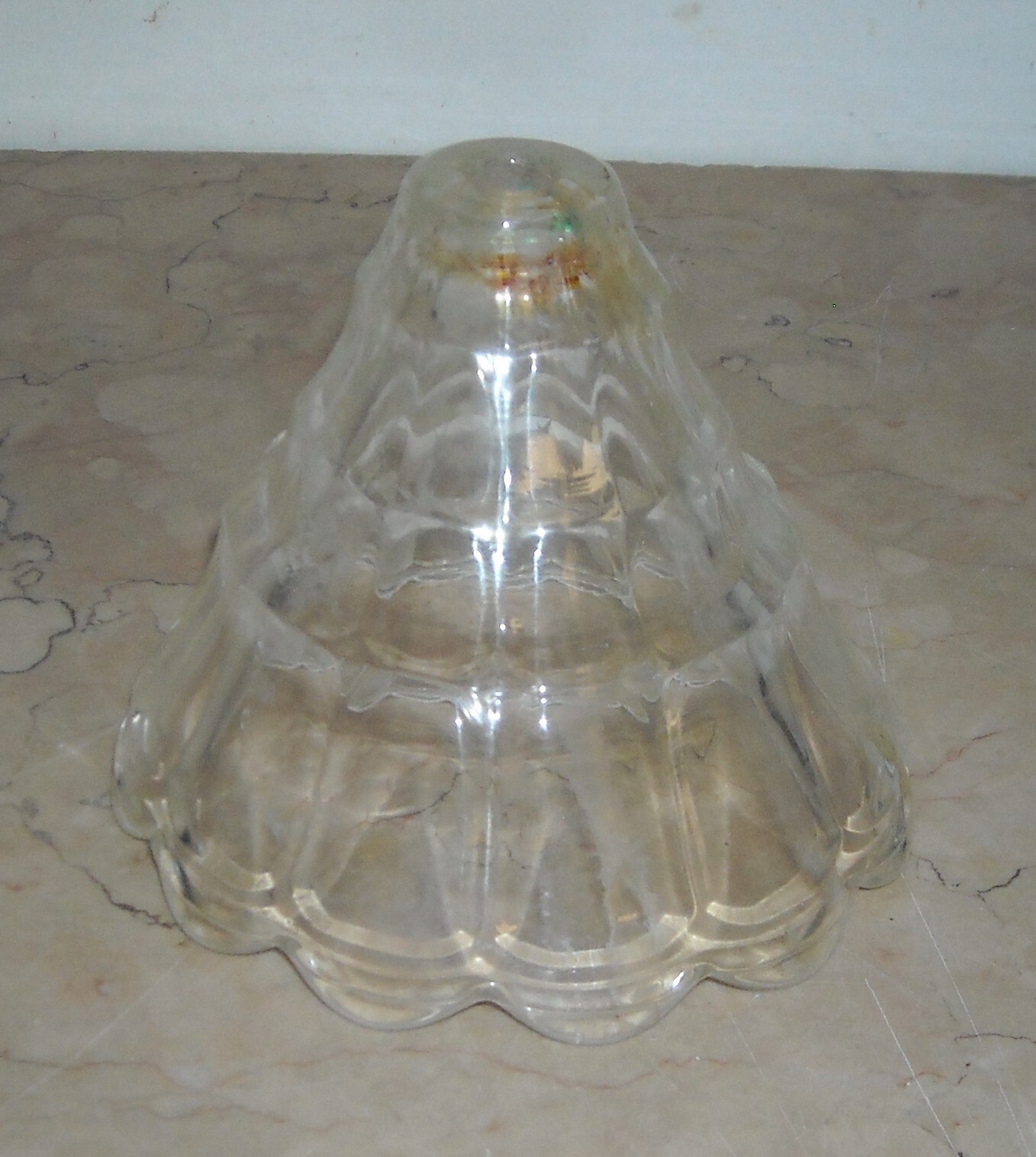 Vetro Da Collezione. Coppa Per Lampada, Lampadario O Applique d'Epoca. Novecento.