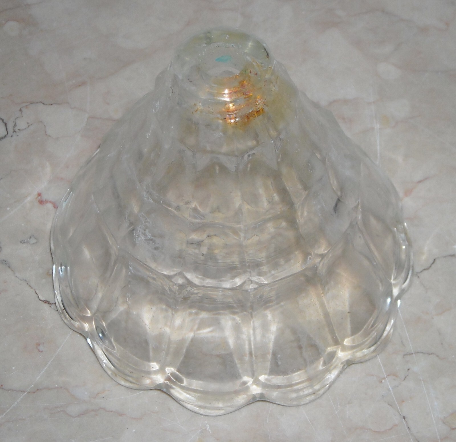 Vetro Da Collezione. Coppa Per Lampada, Lampadario O Applique d'Epoca. Novecento.
