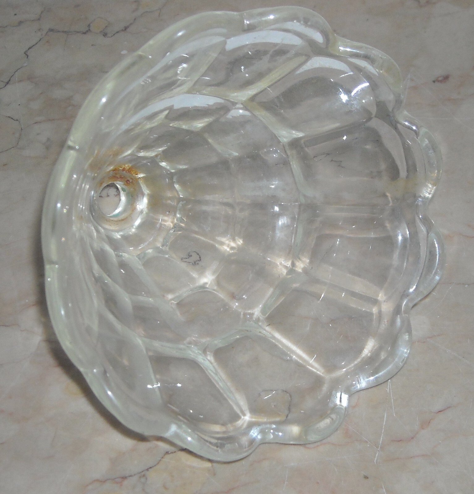 Vetro Da Collezione. Coppa Per Lampada, Lampadario O Applique d'Epoca. Novecento.
