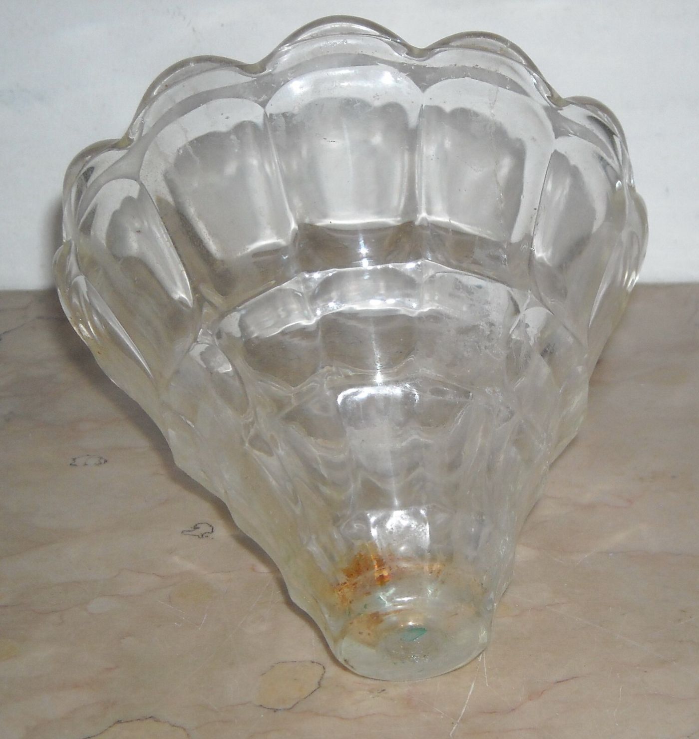 Vetro Da Collezione. Coppa Per Lampada, Lampadario O Applique d'Epoca. Novecento.