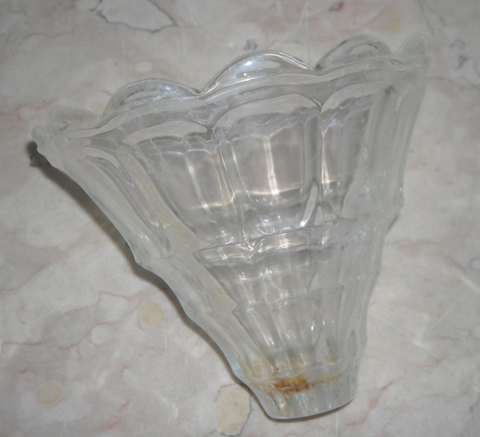 Vetro Da Collezione. Coppa Per Lampada, Lampadario O Applique d'Epoca. Novecento.