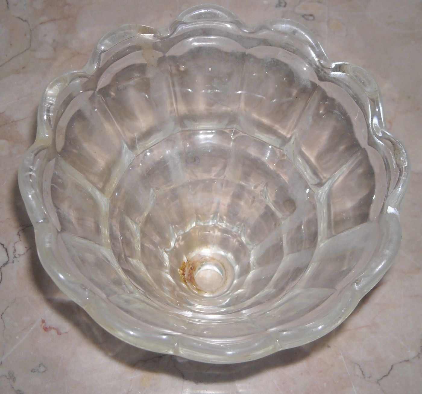 Vetro Da Collezione. Coppa Per Lampada, Lampadario O Applique d'Epoca. Novecento.