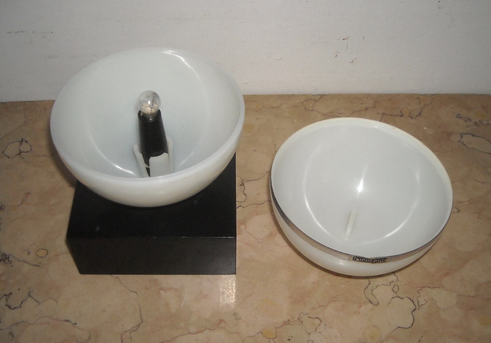 Modernariato E Design. Lampada Da Tavolo Promozionale Superpila Lumetto 42