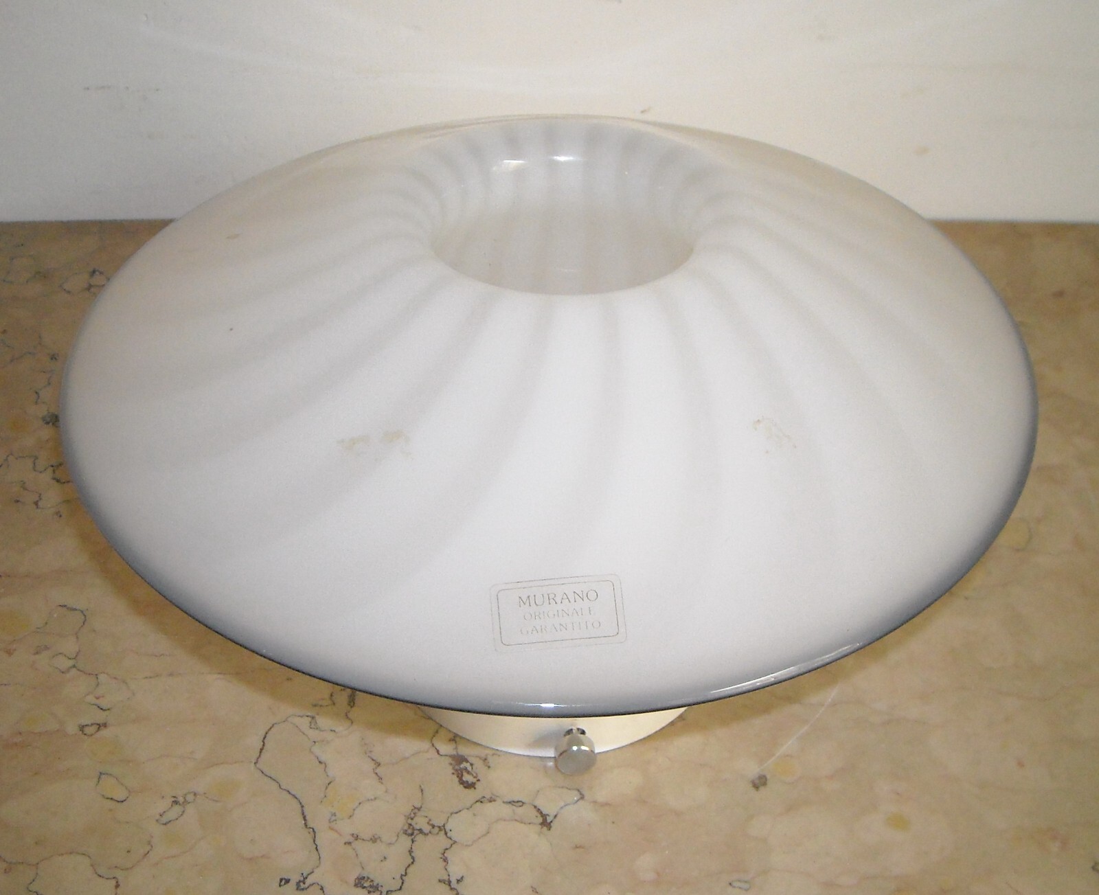 Sobria Ed Elegante Lampada Da Tavolo O Applique In Vetro Di Murano, Design Inusuale