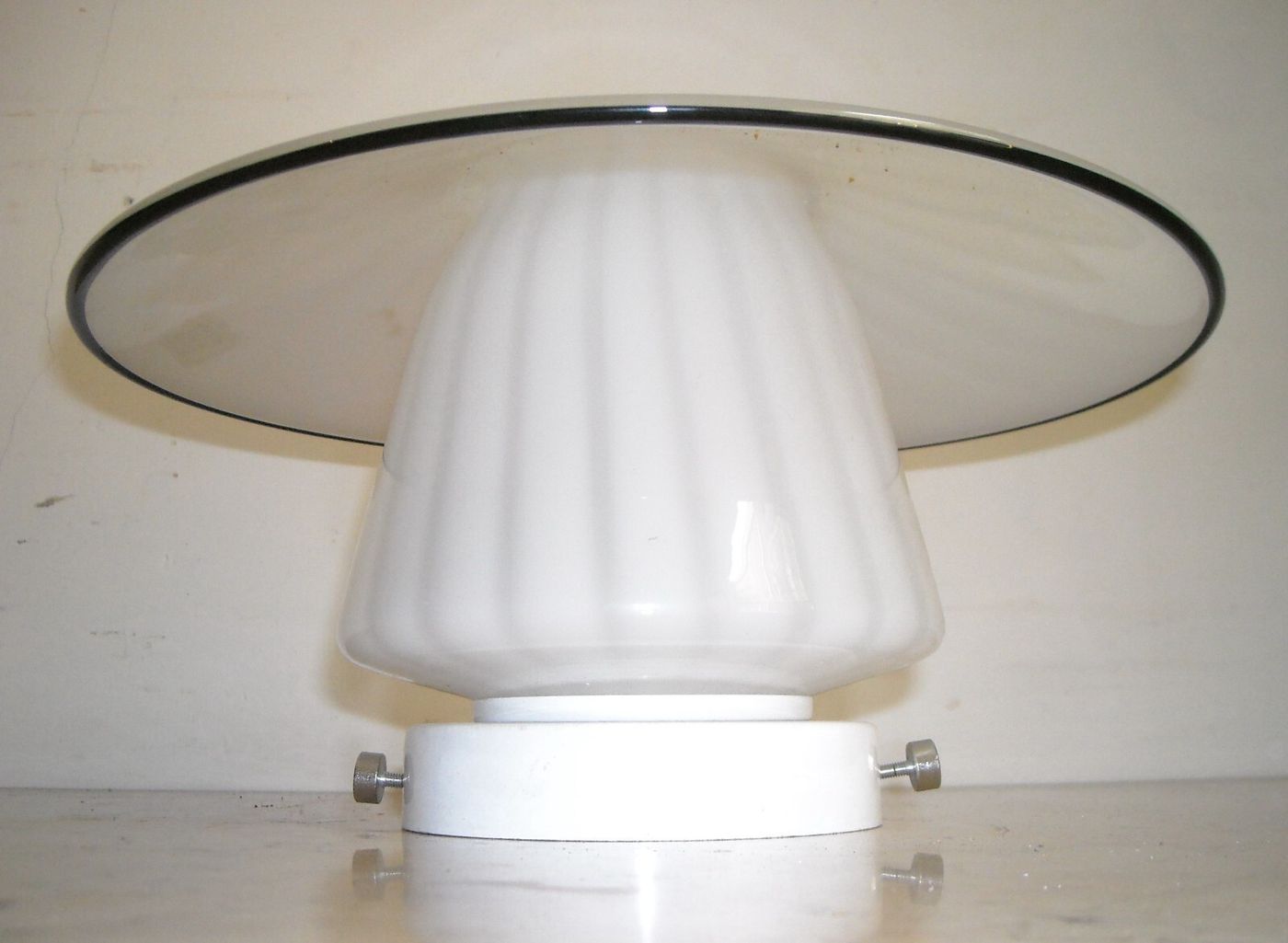 Sobria Ed Elegante Lampada Da Tavolo O Applique In Vetro Di Murano, Design Inusuale