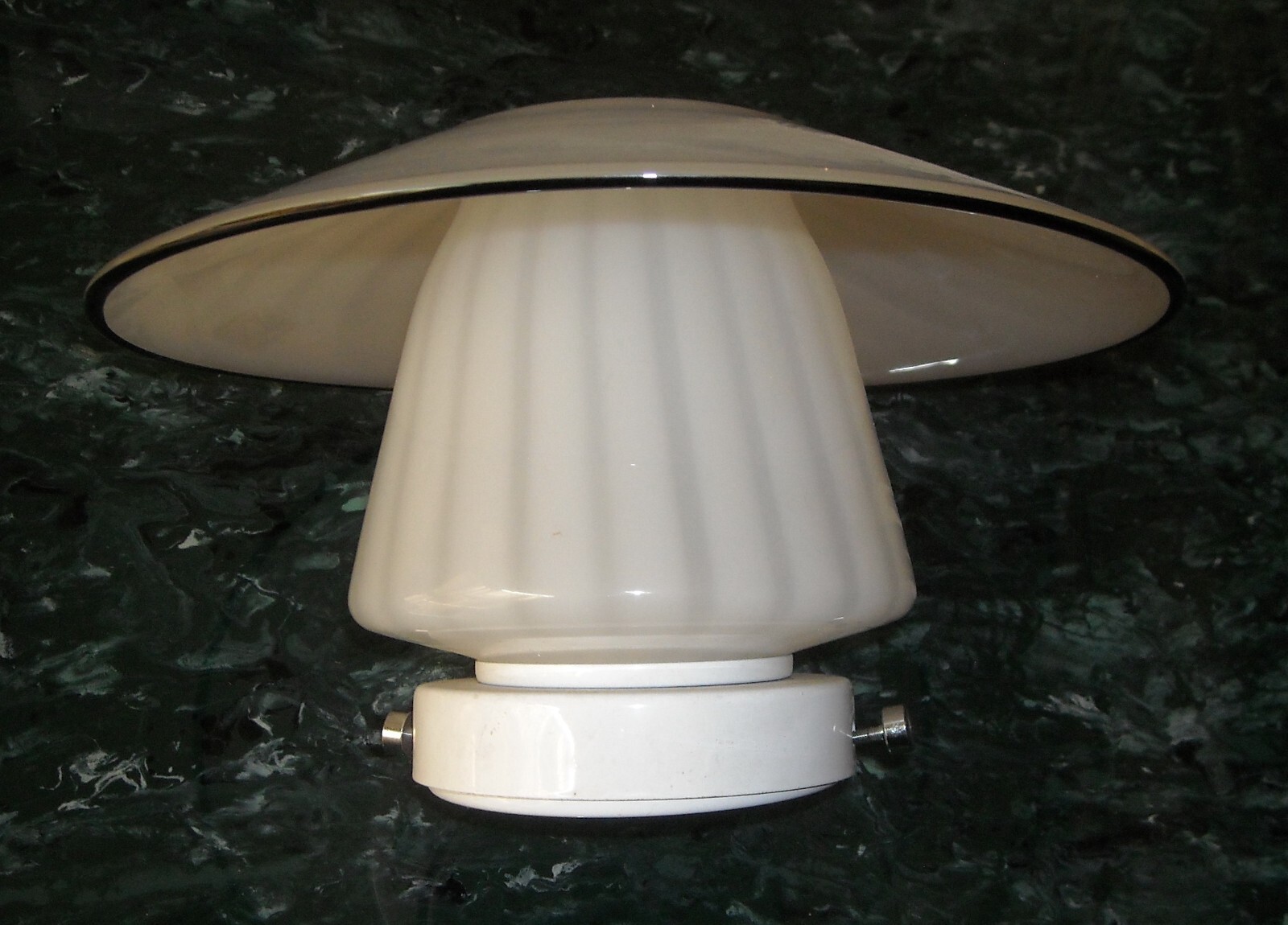 Sobria Ed Elegante Lampada Da Tavolo O Applique In Vetro Di Murano, Design Inusuale